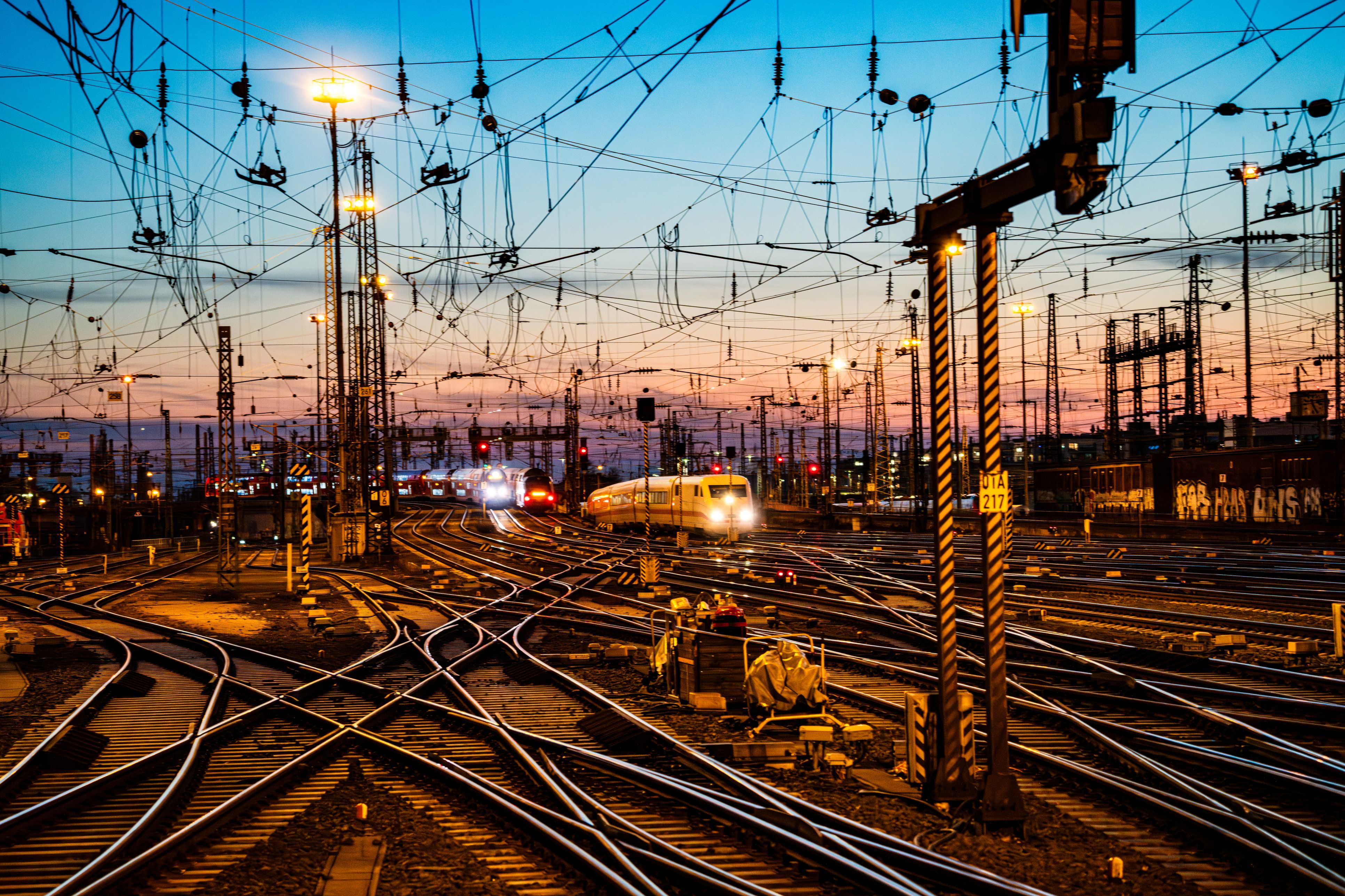 Die Bahnstromanlagen auf der steirischen Westbahnstrecke stehen ab 2. Oktober unter Hochspannung.