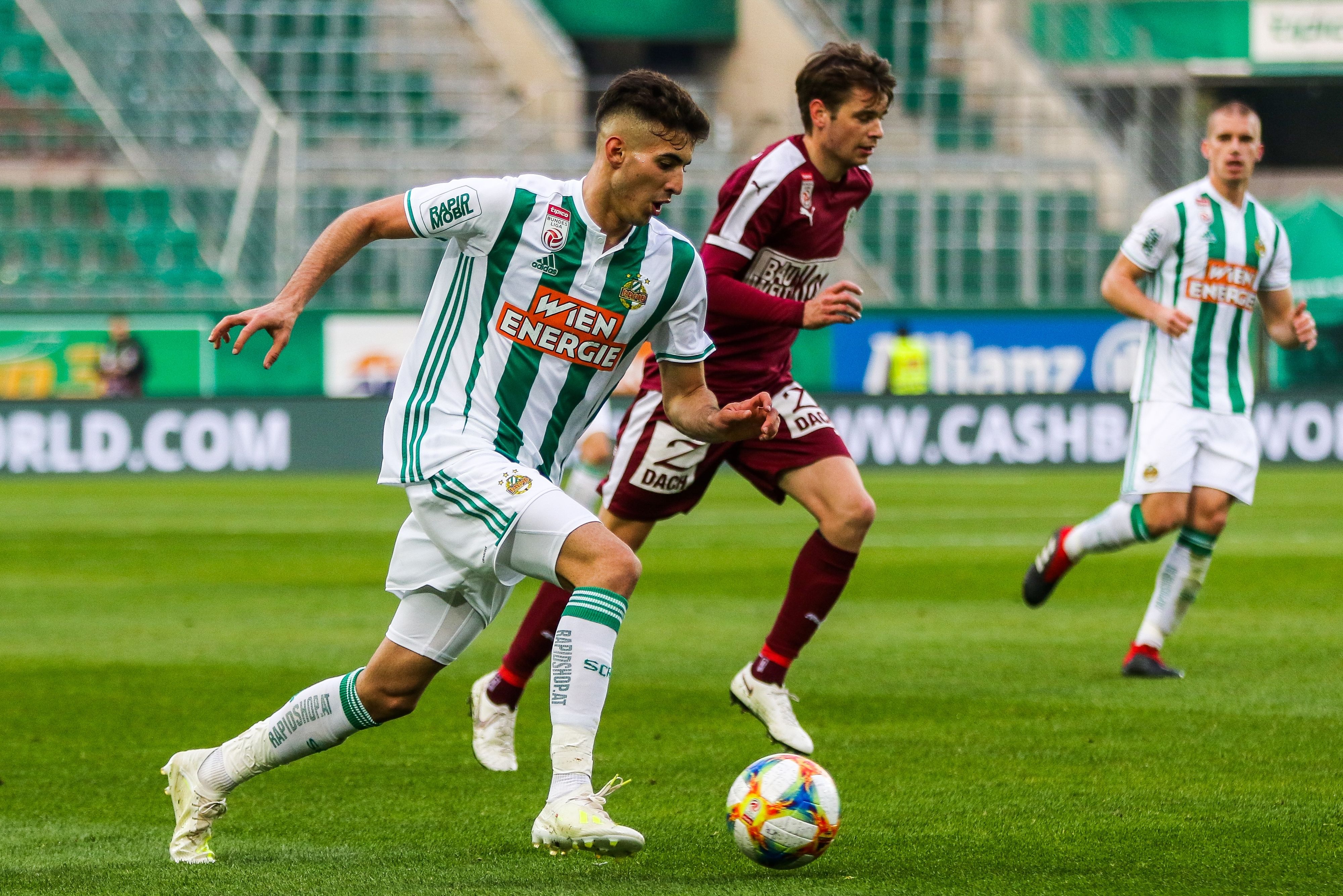 Mert Müldür im Einsatz für Rapid.