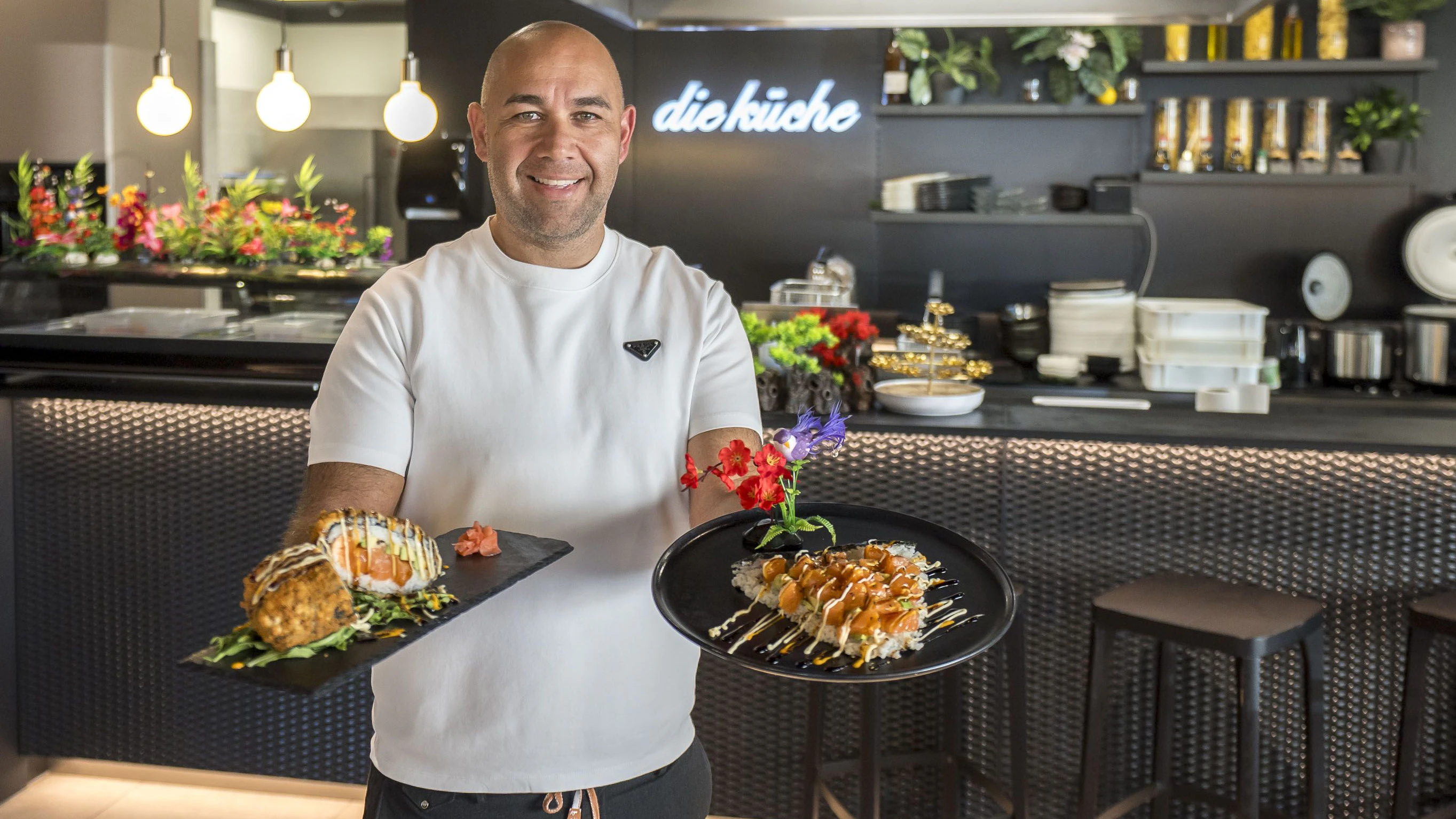 Fuego Bar Karaoke Sushi Pizza und Sushi Burger in der Jagdgasse 4, mit Alminko Dugic, 20260929 Foto: Helmut Graf/Tageszeitung Heute