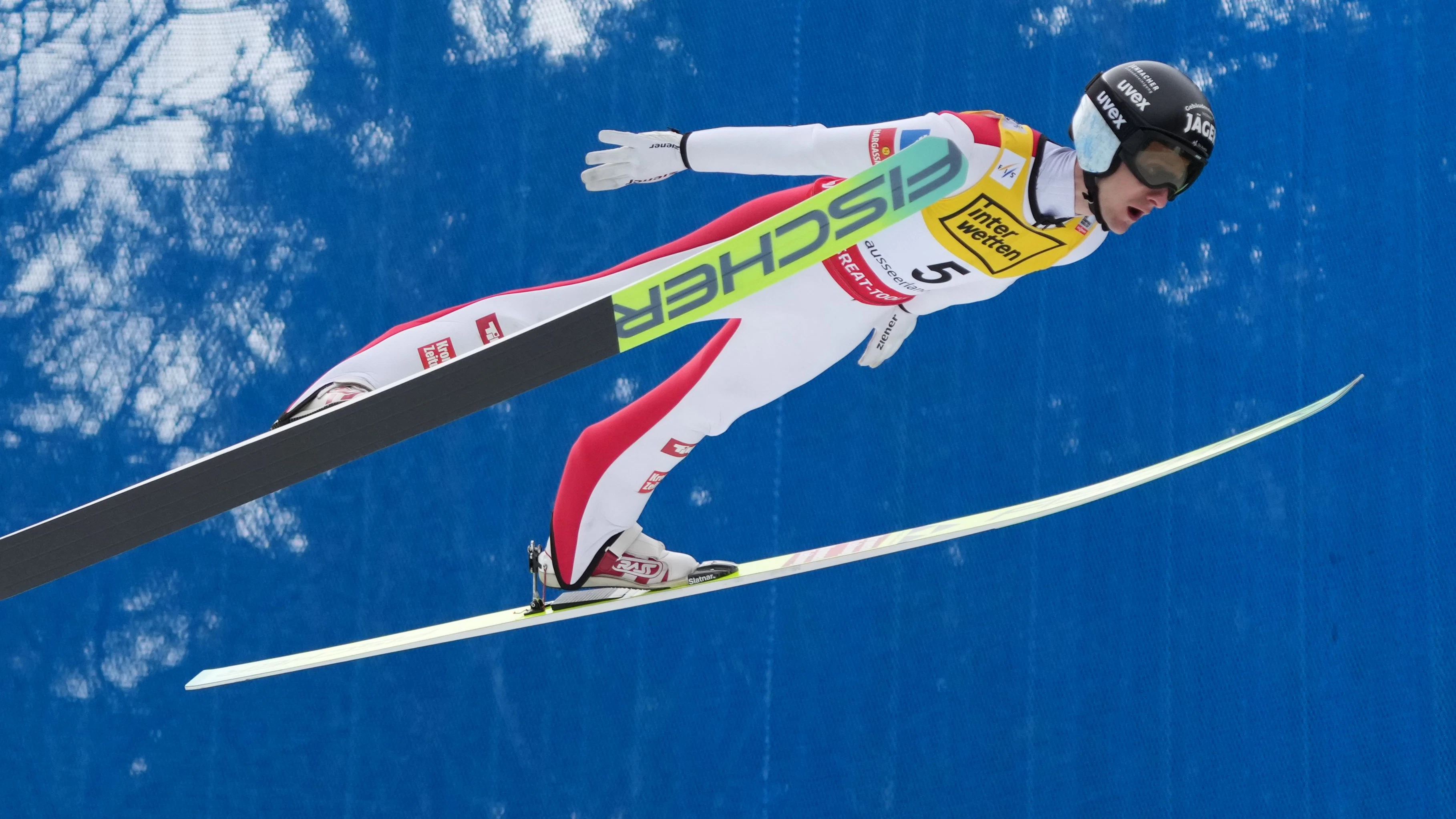 Clemens Aigner segelt allen davon.