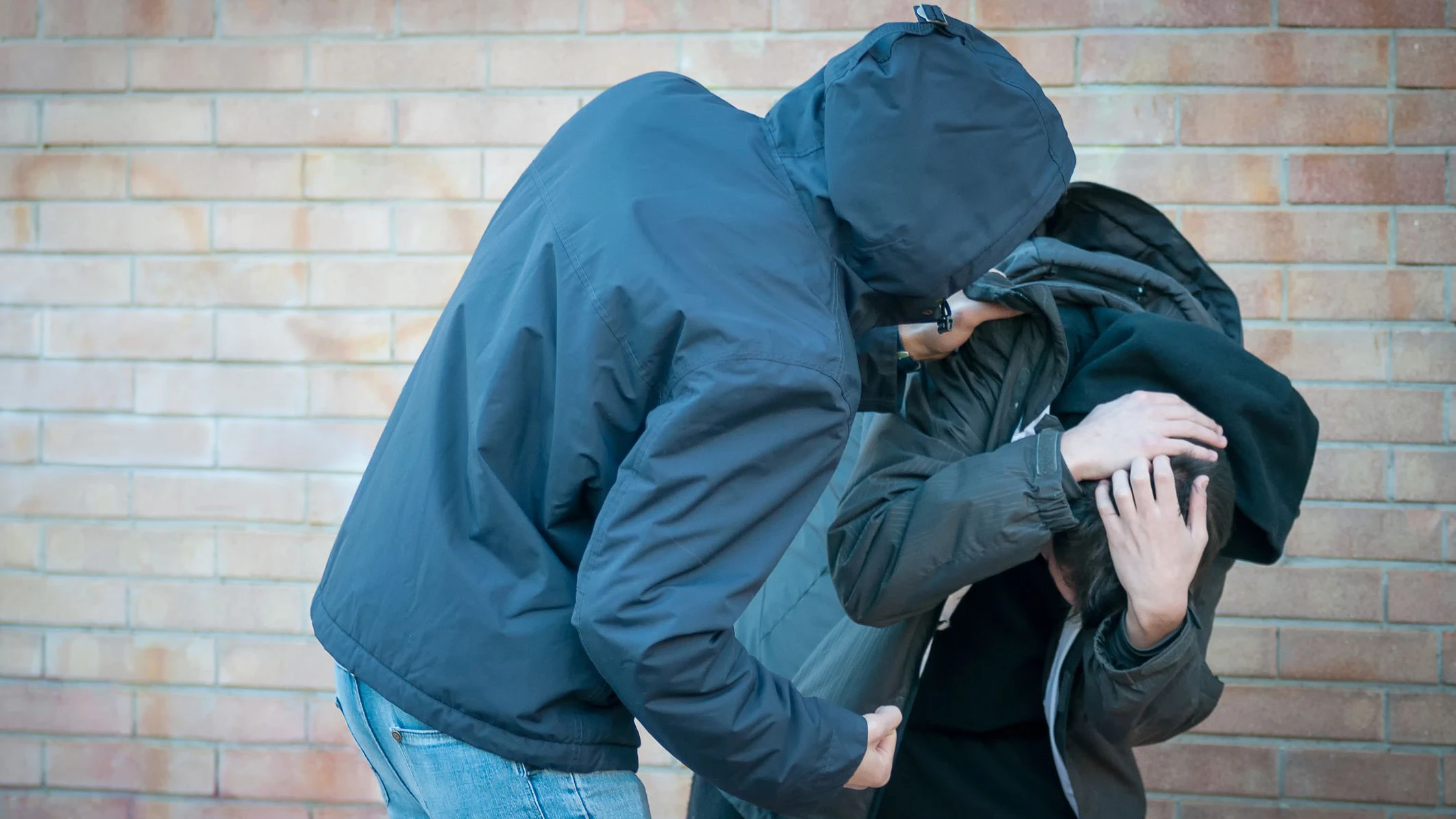 Angesichts brutaler Übergriffe durch Minderjährige wird erneut eine Senkung der Strafmündigkeit gefordert. (Symbolbild)