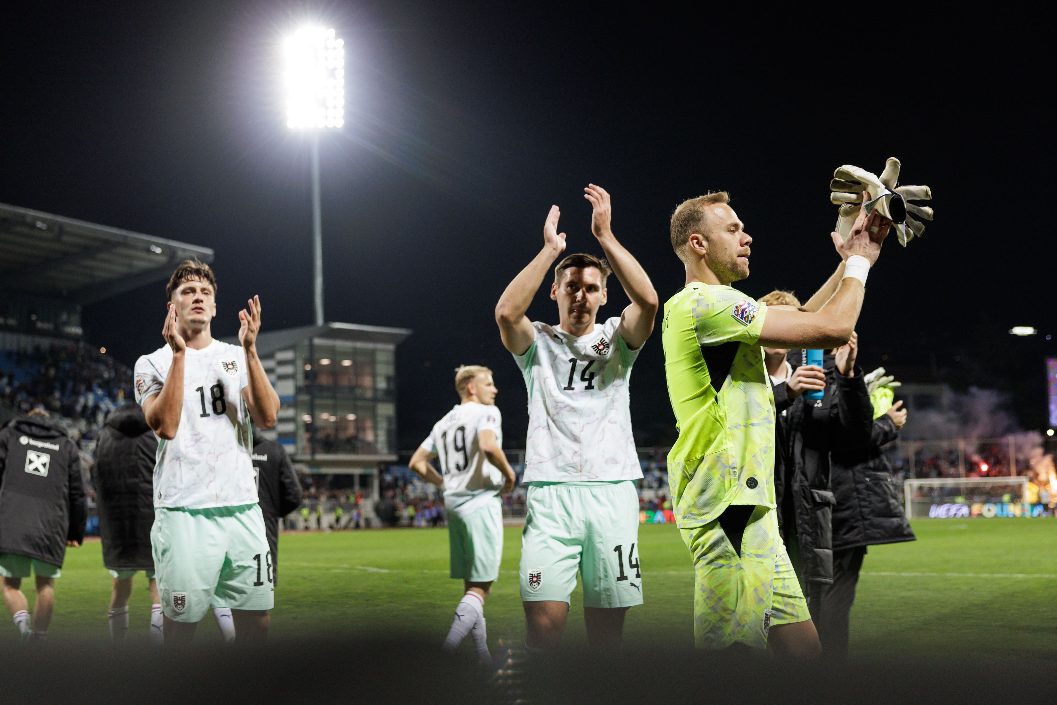 Die ÖFB-Stars bedanken sich bei den 600 Auswärtsfans