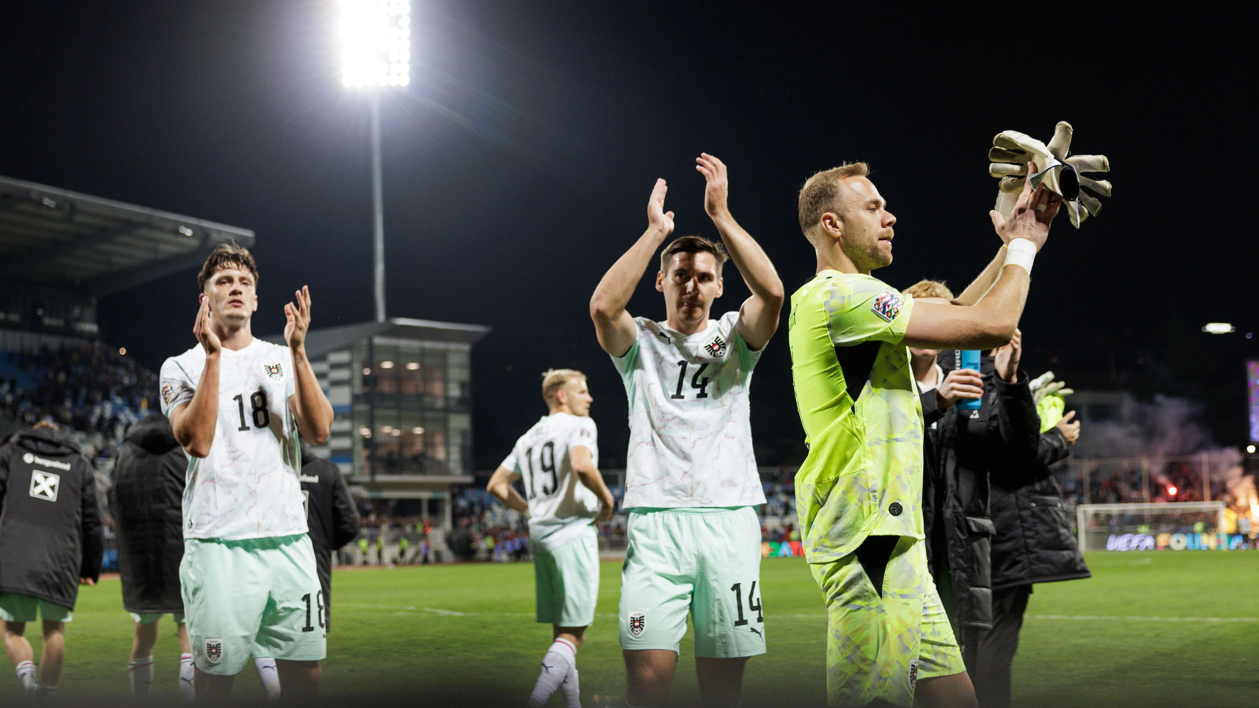 Die ÖFB-Stars bedanken sich bei den 600 Auswärtsfans