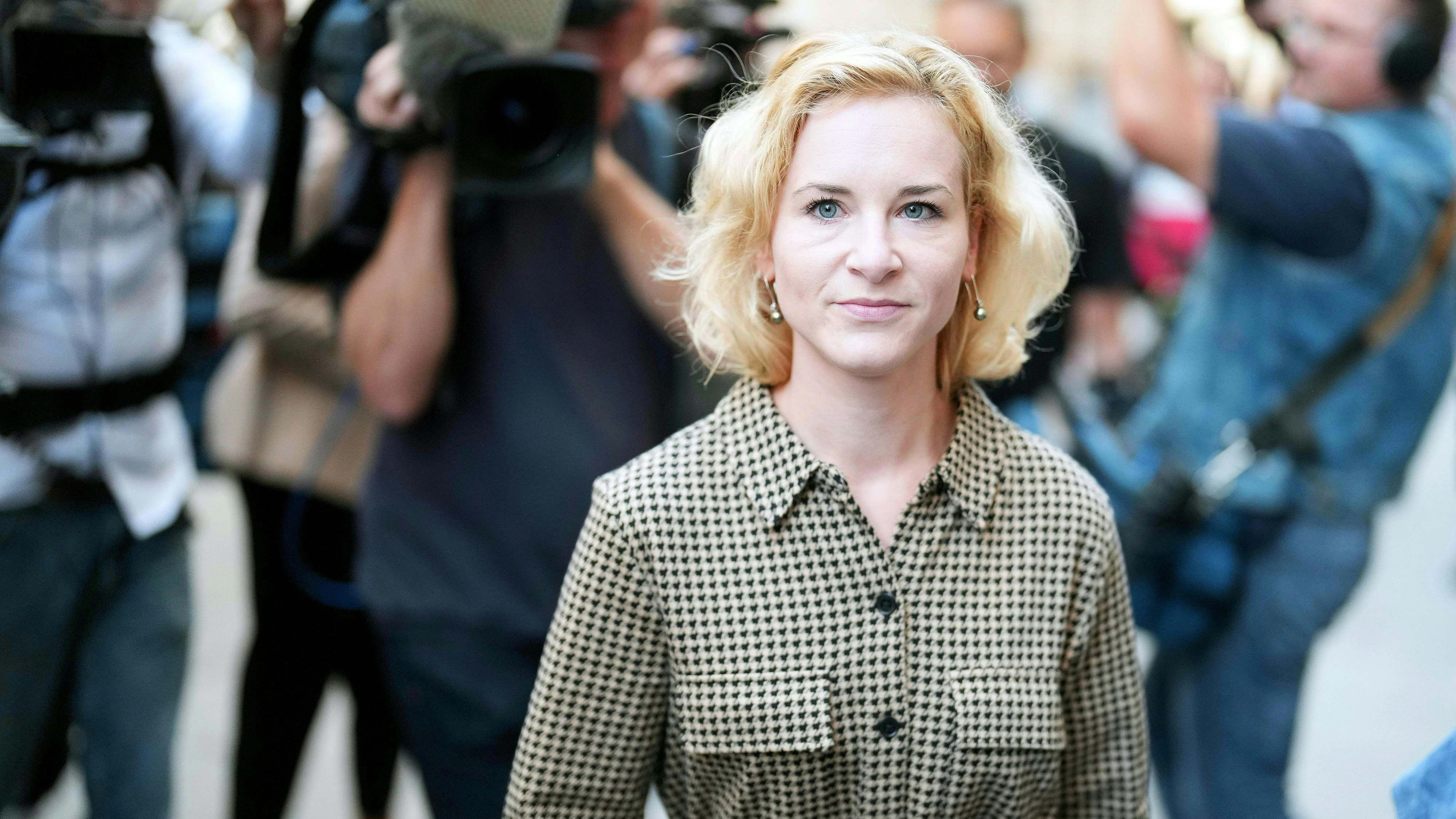 Heute.at - Einzige Frau in Herrengasse – Holzleitner mit Ansage