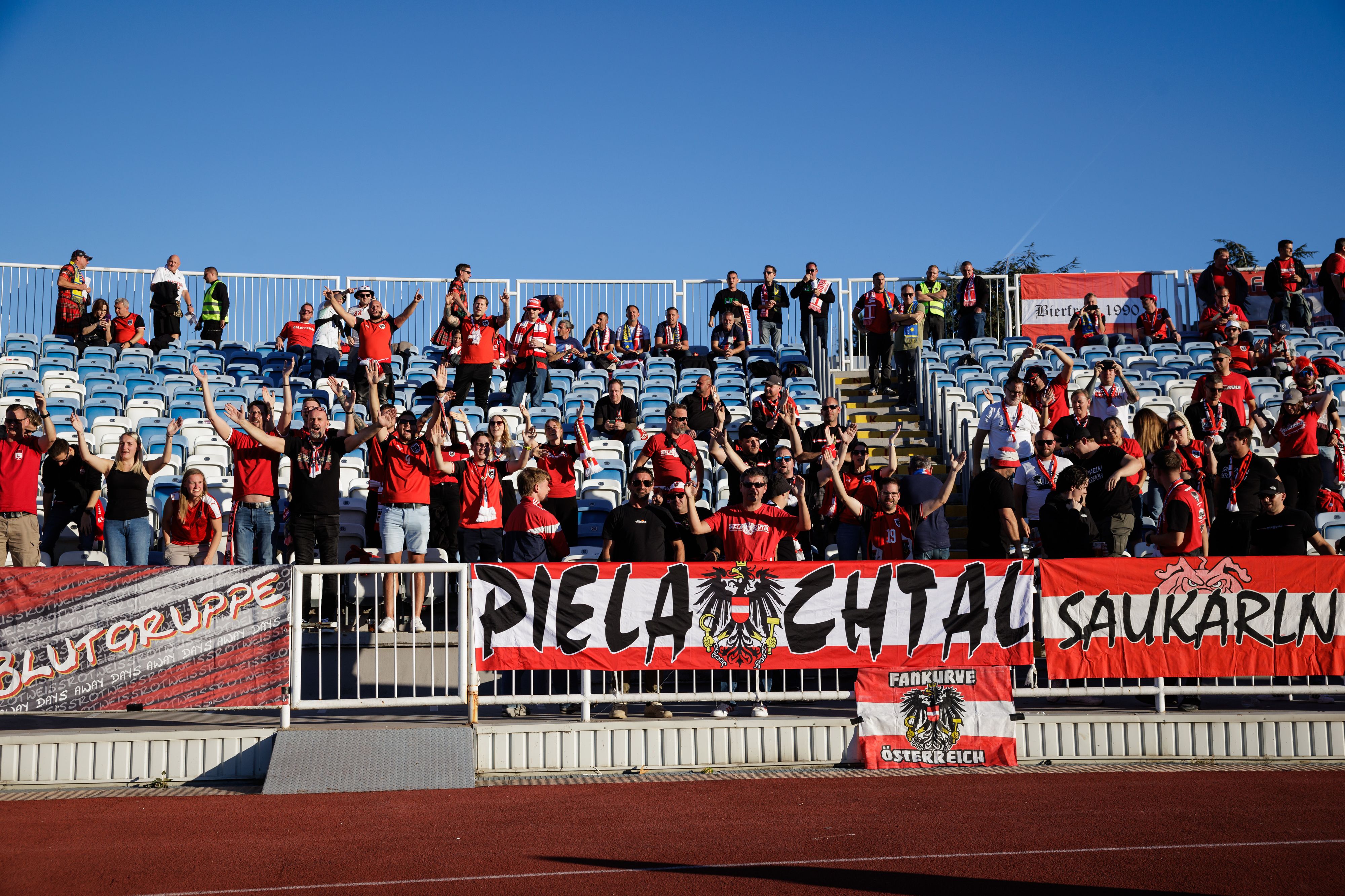 ÖFB-Fans in Pristina