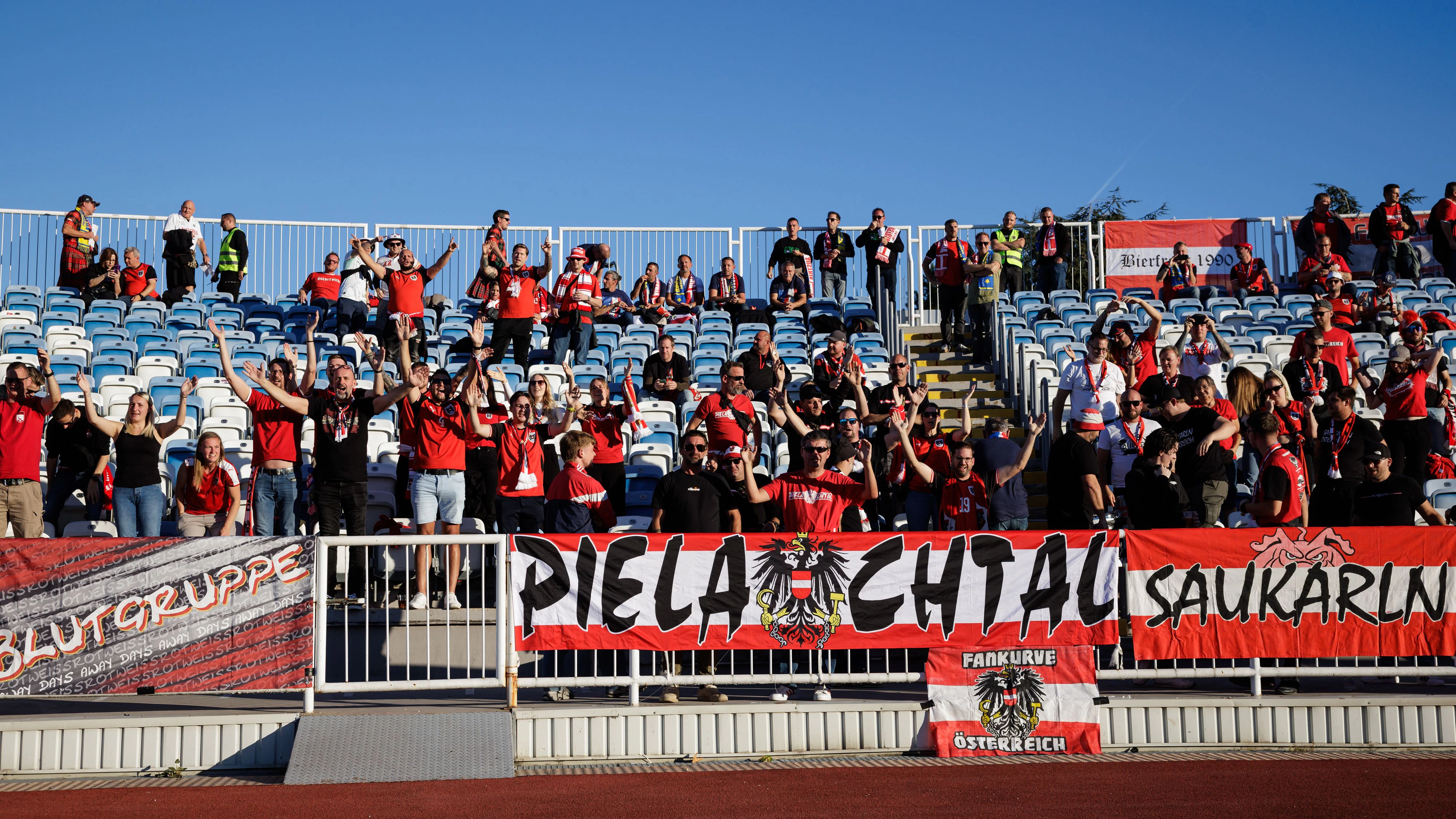 ÖFB-Fans in Pristina