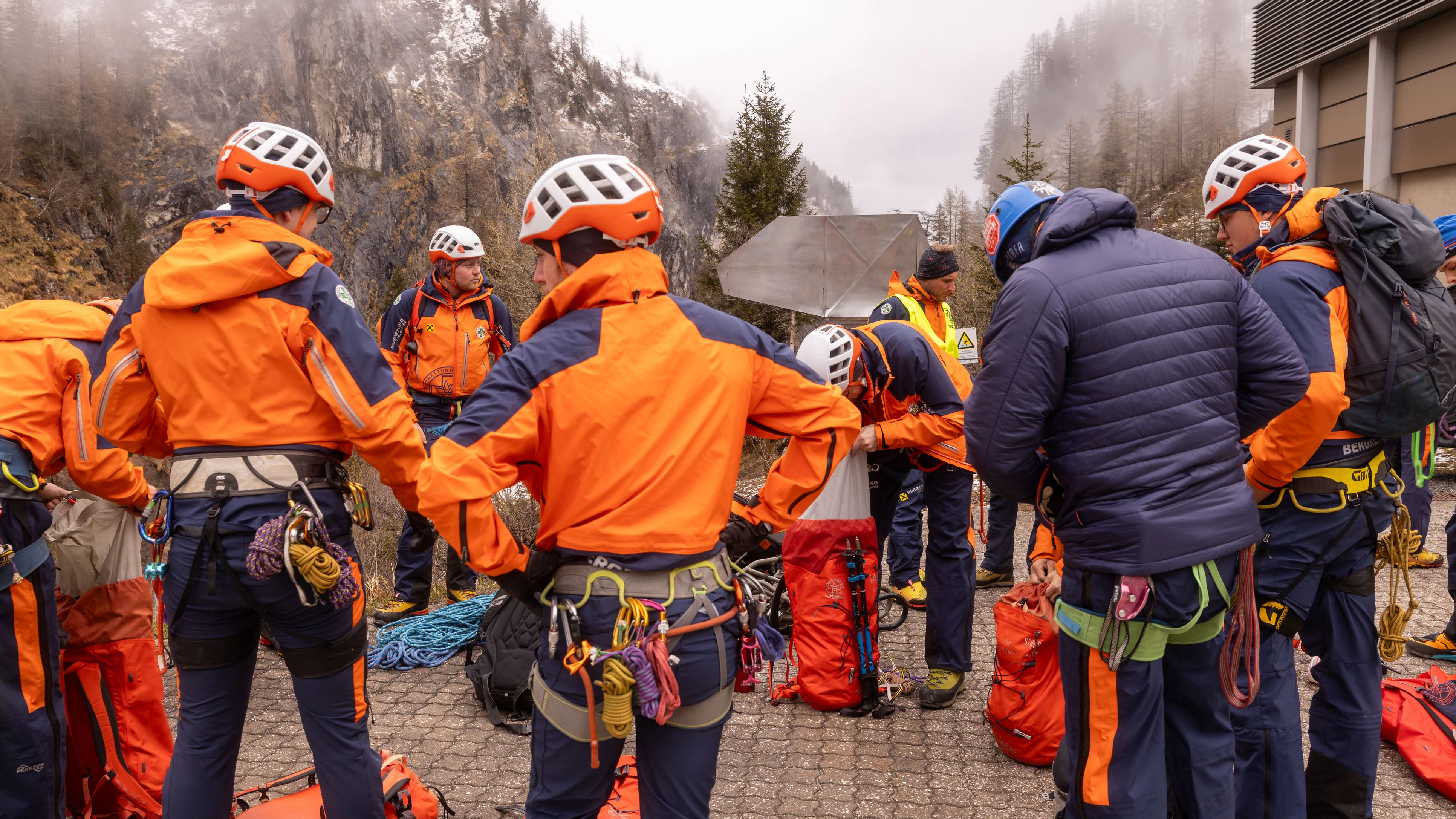 An der Suche waren auch Einsatzkräfte der Bergrettung beteiligt. Symbolbild. 