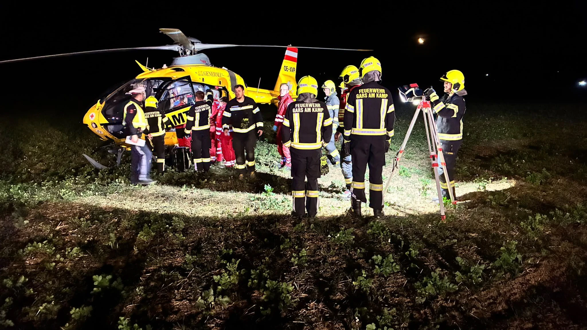 Ein Motorradfahrer wurde nach einem Unfall schwer verletzt vom Notarzthubschrauber ins Spital gebracht.