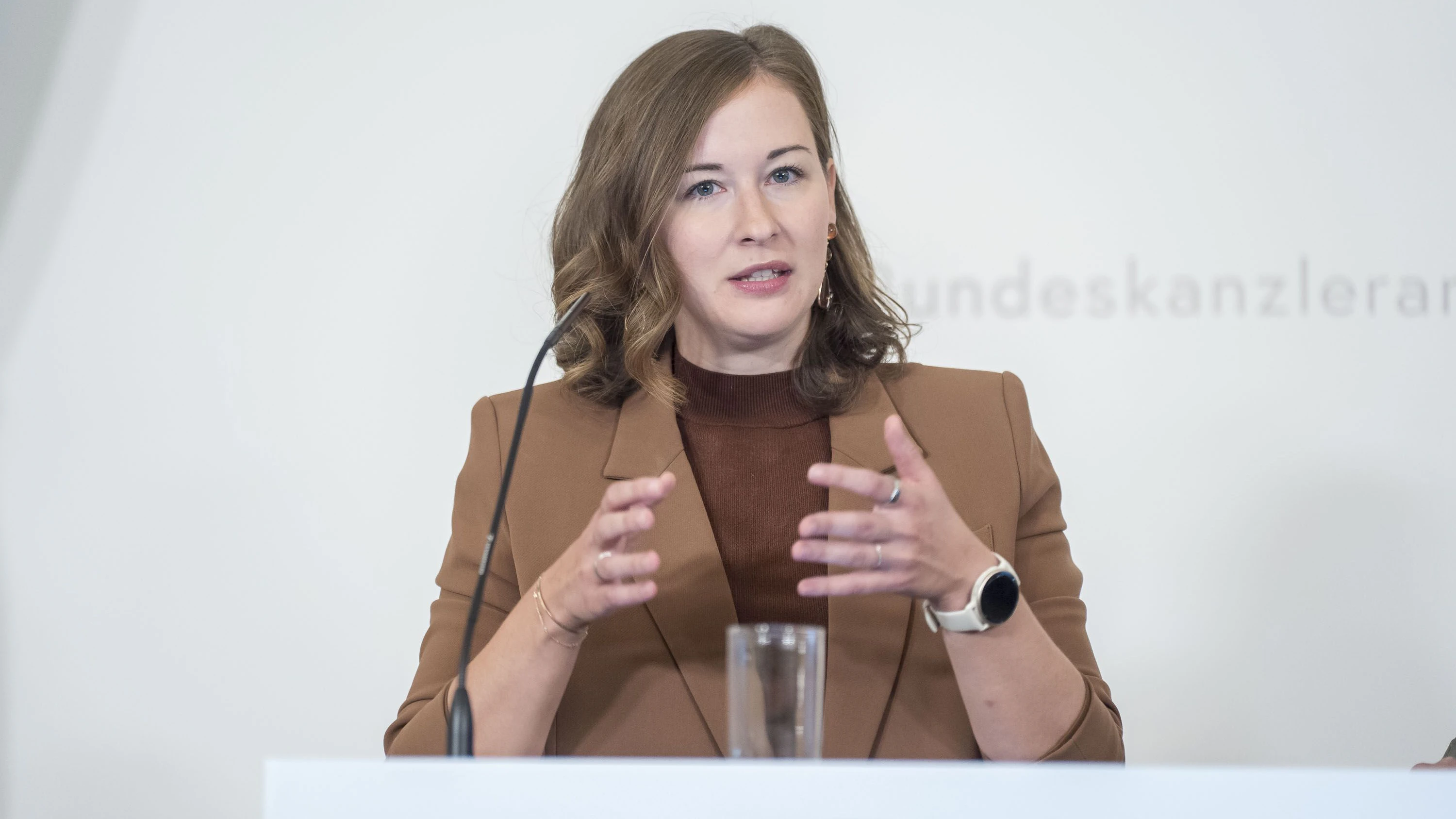 Präsentation der Studie "Was denkt Österreich" mit Ministerin Claudia Bauer und Rudolf Bretschneider im Bundeskanzleramt, 20260908 Foto: Helmut Graf/Tageszeitung Heute