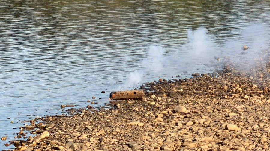 Brandbombe aus dem 2. Weltkrieg bei Neuss am Rhein gefunden