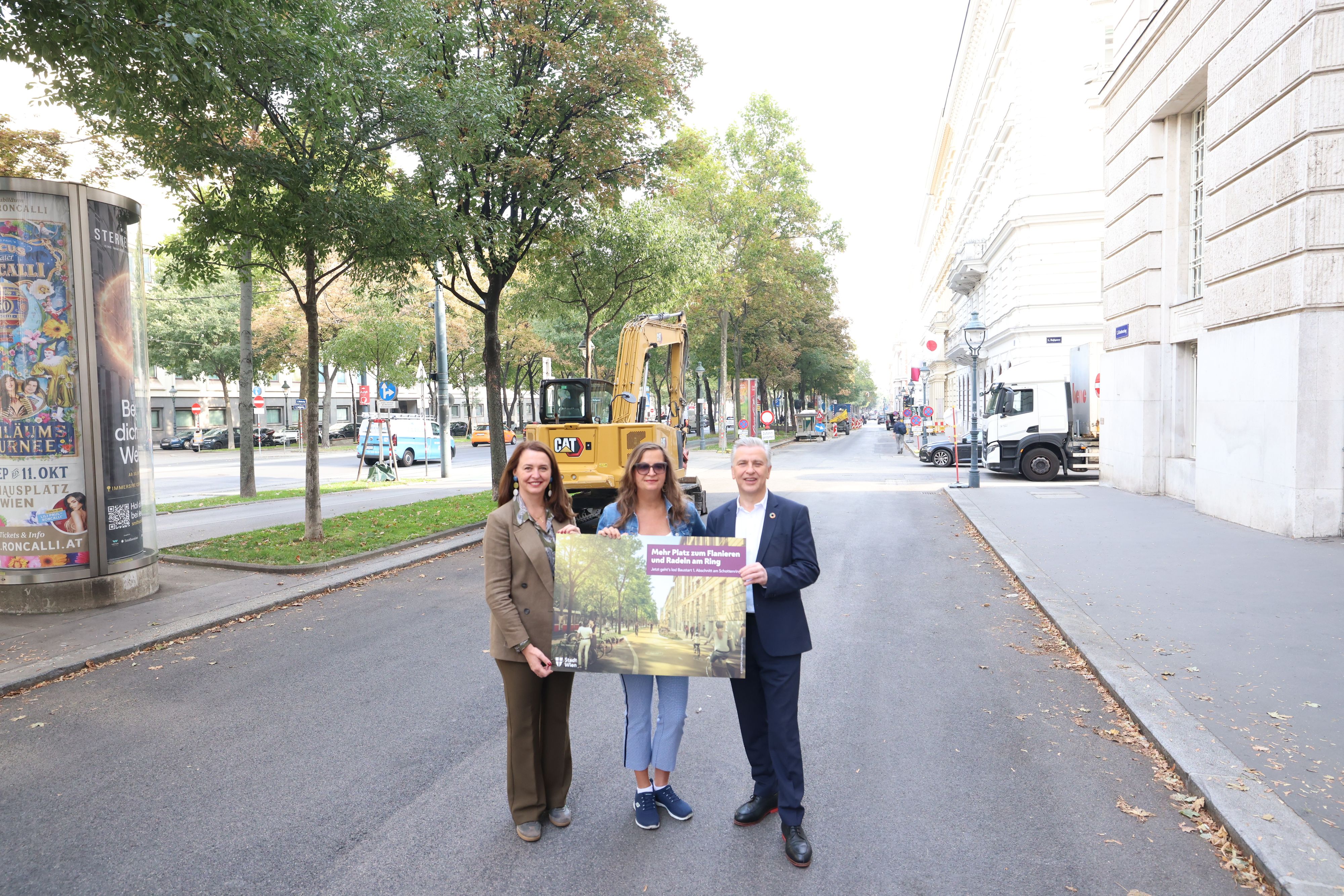NEOS-Wien-Klubvorsitzende Selma Arapovic, Mobilitätsstadträtin Ulli Sima (SPÖ) und SPÖ-Klubvorsitzender Josef Taucher (v. li.) beim Baustart am Ring.