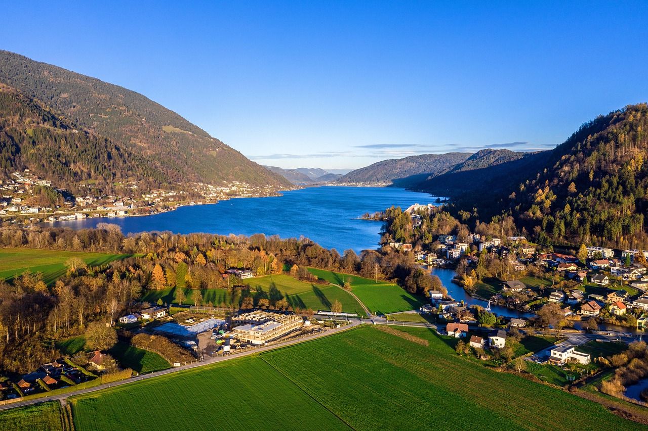 Flugziel: Österreichische Berglandschaft