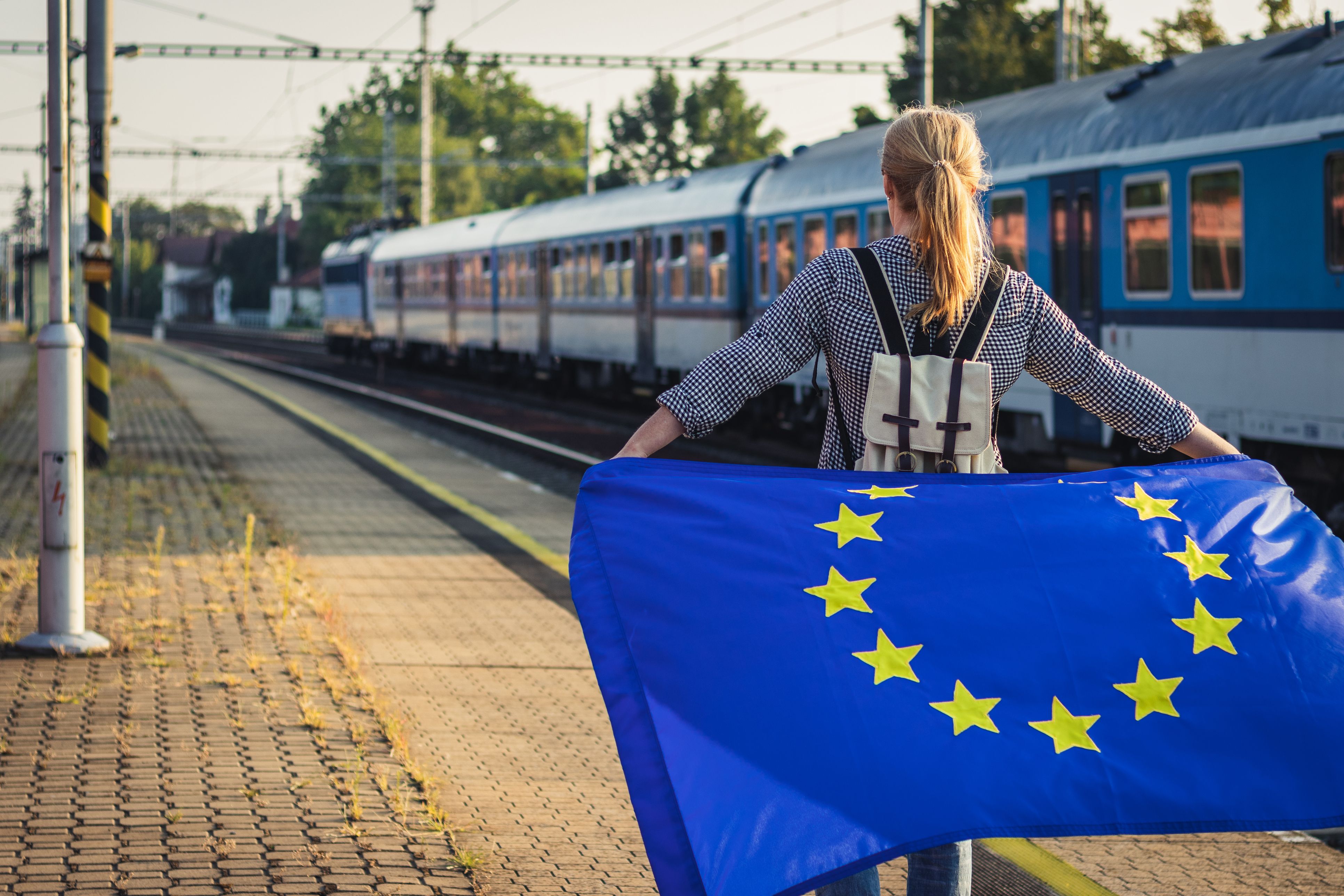 Teilnahme noch bis 15. Oktober möglich! EU verschenkt 40.000 Bahntickets an Jugendliche.