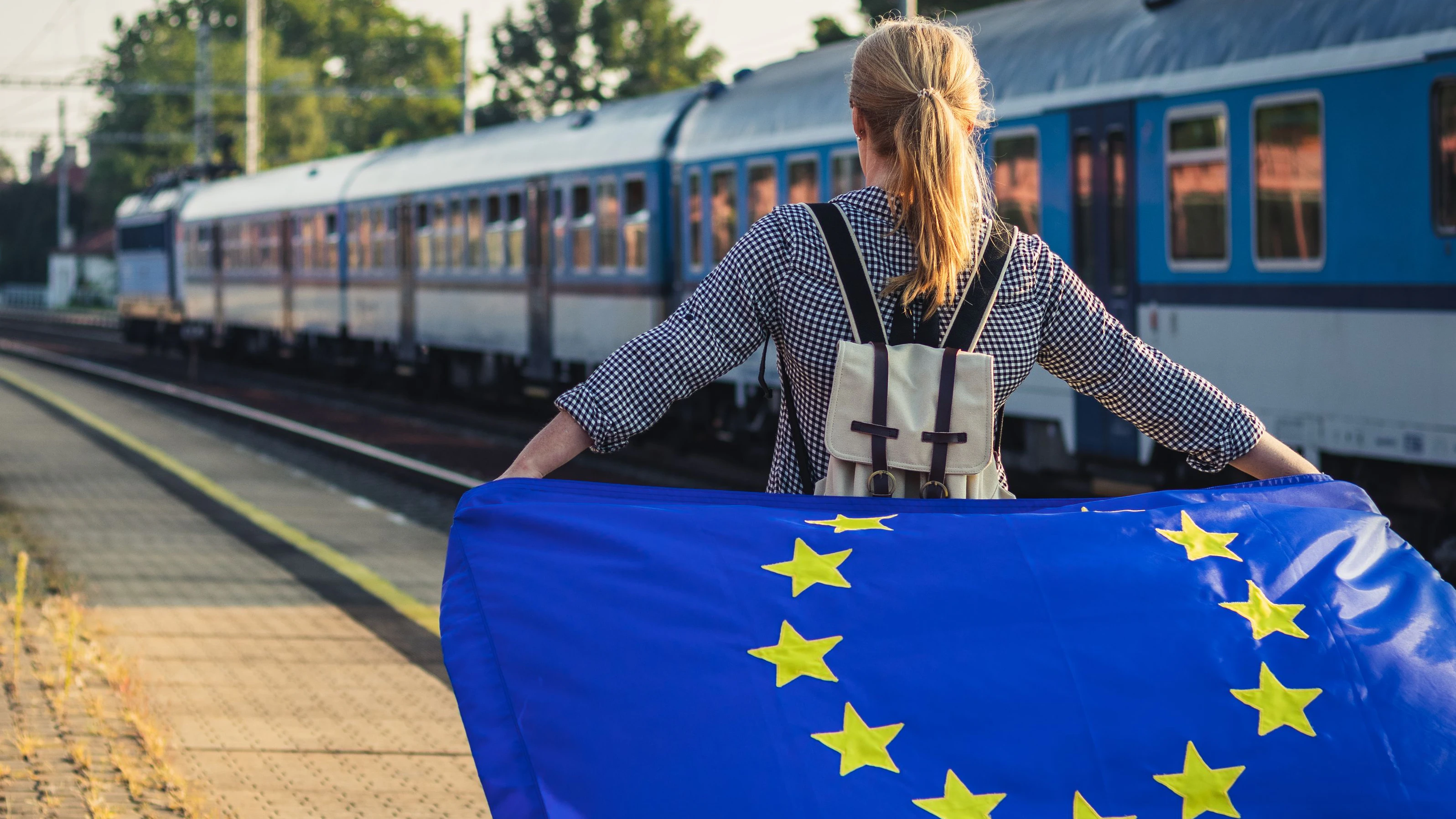 Teilnahme noch bis 15. Oktober möglich! EU verschenkt 40.000 Bahntickets an Jugendliche.