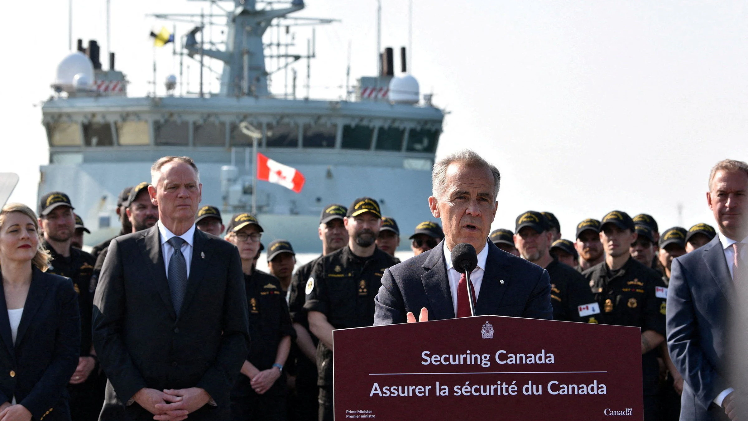 Kanadas Premierminister Mark Carney gibt am 6. Juli 2026 in der HMC-Werft in Halifax, Nova Scotia, Kanada, bekannt, dass Kanada das deutsche Unternehmen TKMS mit dem Bau von 12 U-Booten für seine Marine beauftragt hat. 