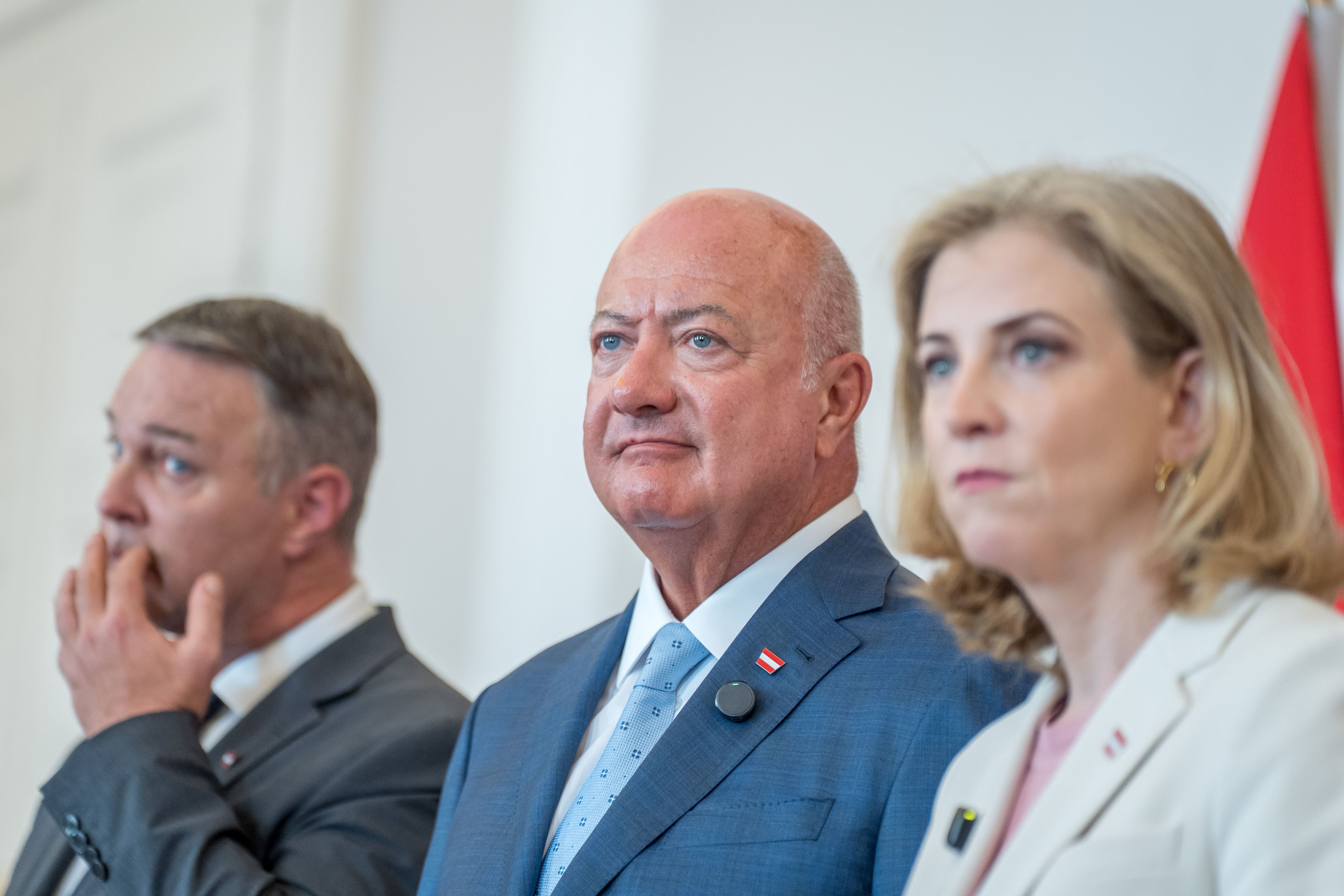 Bundeskanzler Christian Stocker (ÖVP) und Noch-Vizekanzler Andreas Babler (SPÖ)