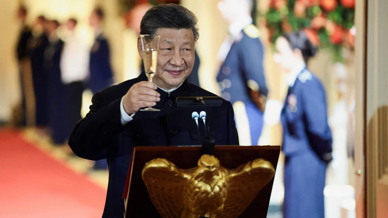 Der Gipfel zwischen Donald Trump, 80, und Xi Jinping, 73, in Washington geriet hinter den Kulissen zur Farce: abgesagte Arbeitsessen, stundenlange Pausen, ein eigener Ruheraum. Das beflügelt Spekulationen über den Gesundheitszustand von Chinas Staatsoberhaupt.