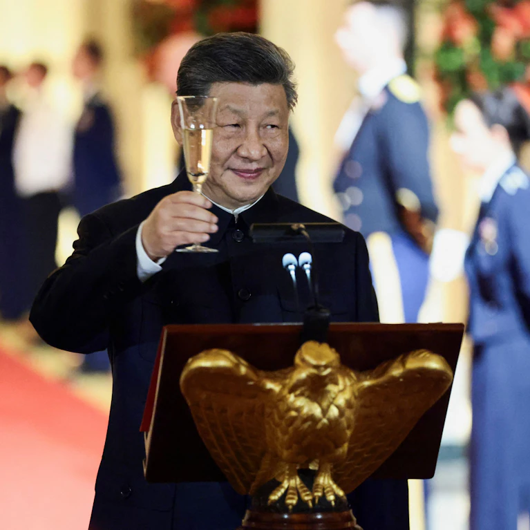 Der Gipfel zwischen Donald Trump, 80, und Xi Jinping, 73, in Washington geriet hinter den Kulissen zur Farce: abgesagte Arbeitsessen, stundenlange Pausen, ein eigener Ruheraum. Das beflügelt Spekulationen über den Gesundheitszustand von Chinas Staatsoberhaupt.