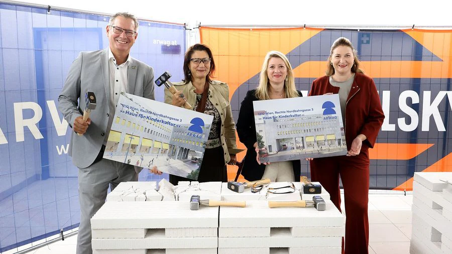 Projektstart „Haus für Kinderkultur“ mit Vizebürgermeistern Barbara Novak, Vizebürgermeisterin Bettina Emmerling, Stadträtin Veronica Kaup-Hasler und BV Georg Papai.