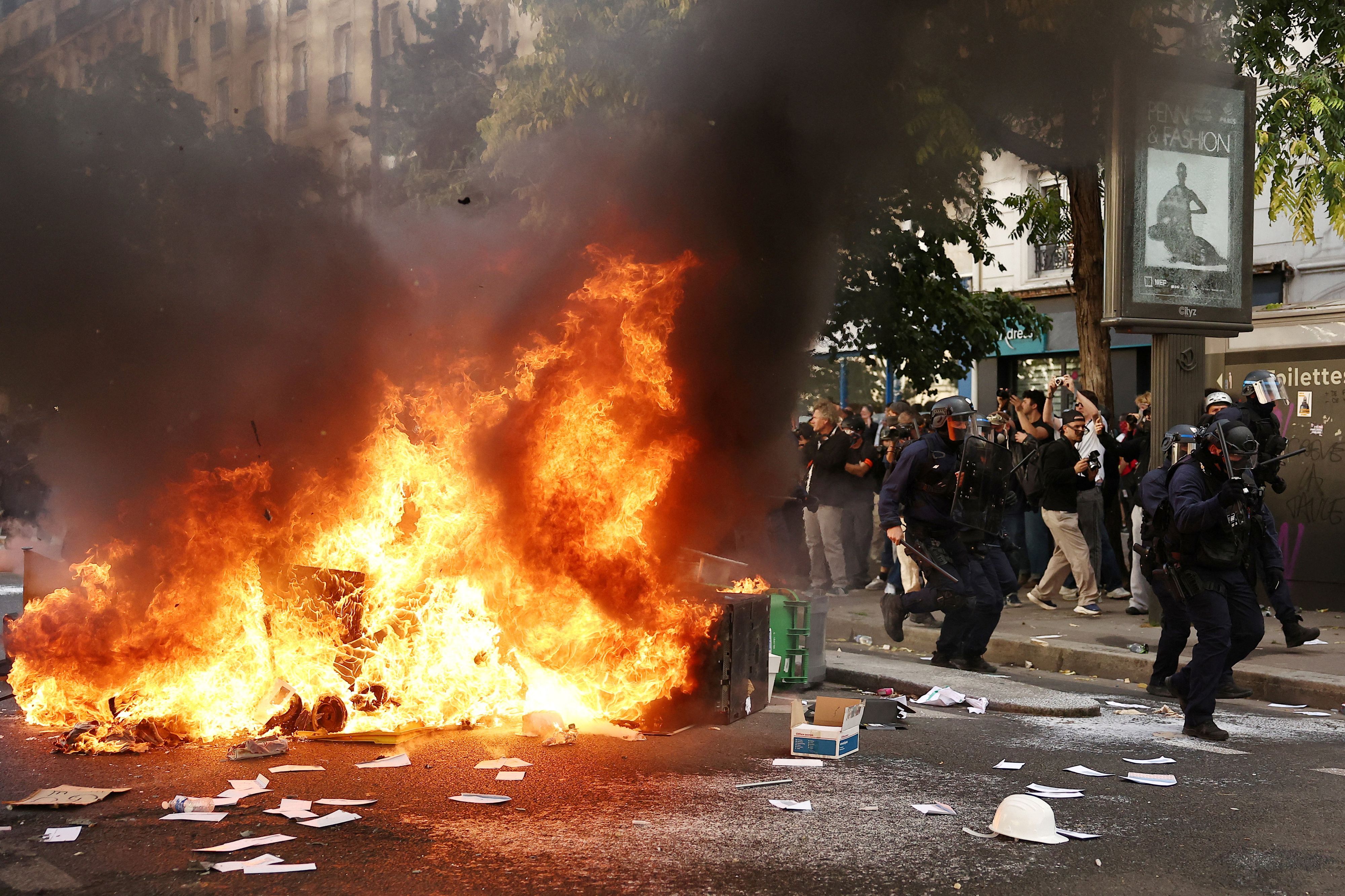 In Frankreich gehen Tausende Schüler gegen die Zustände an ihren Schulen auf die Straße. In mehreren Städten kam es zu heftigen Zusammenstößen.