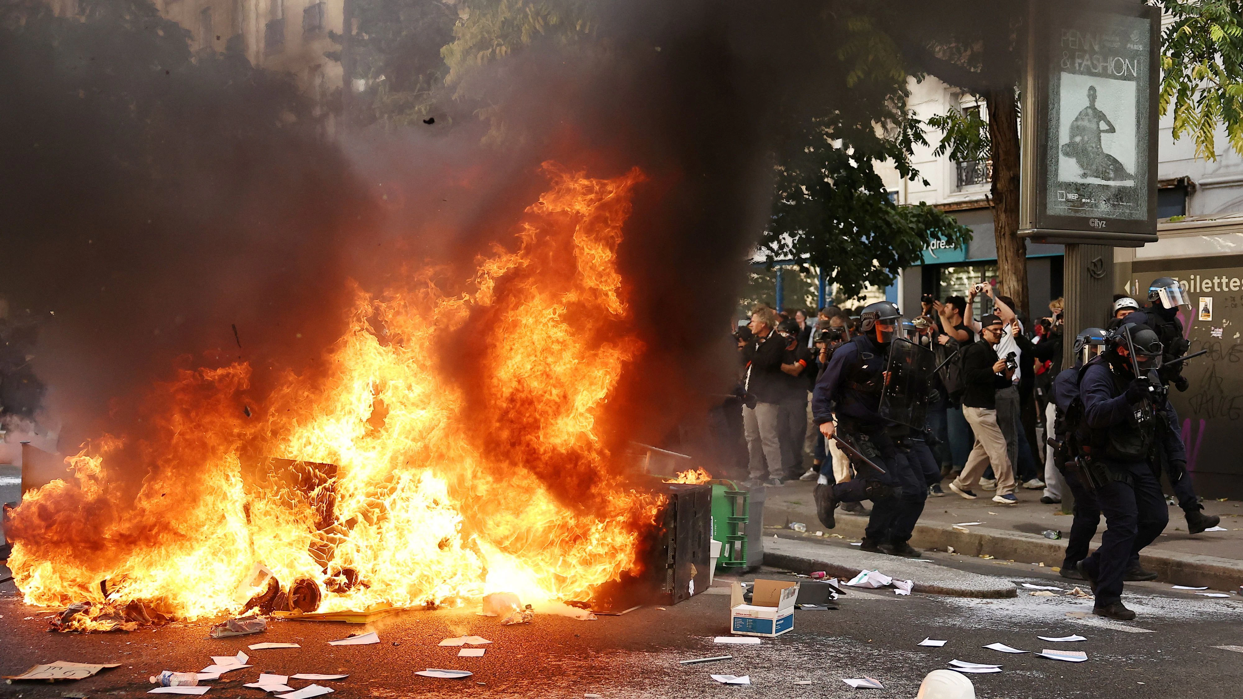 In Frankreich gehen Tausende Schüler gegen die Zustände an ihren Schulen auf die Straße. In mehreren Städten kam es zu heftigen Zusammenstößen.
