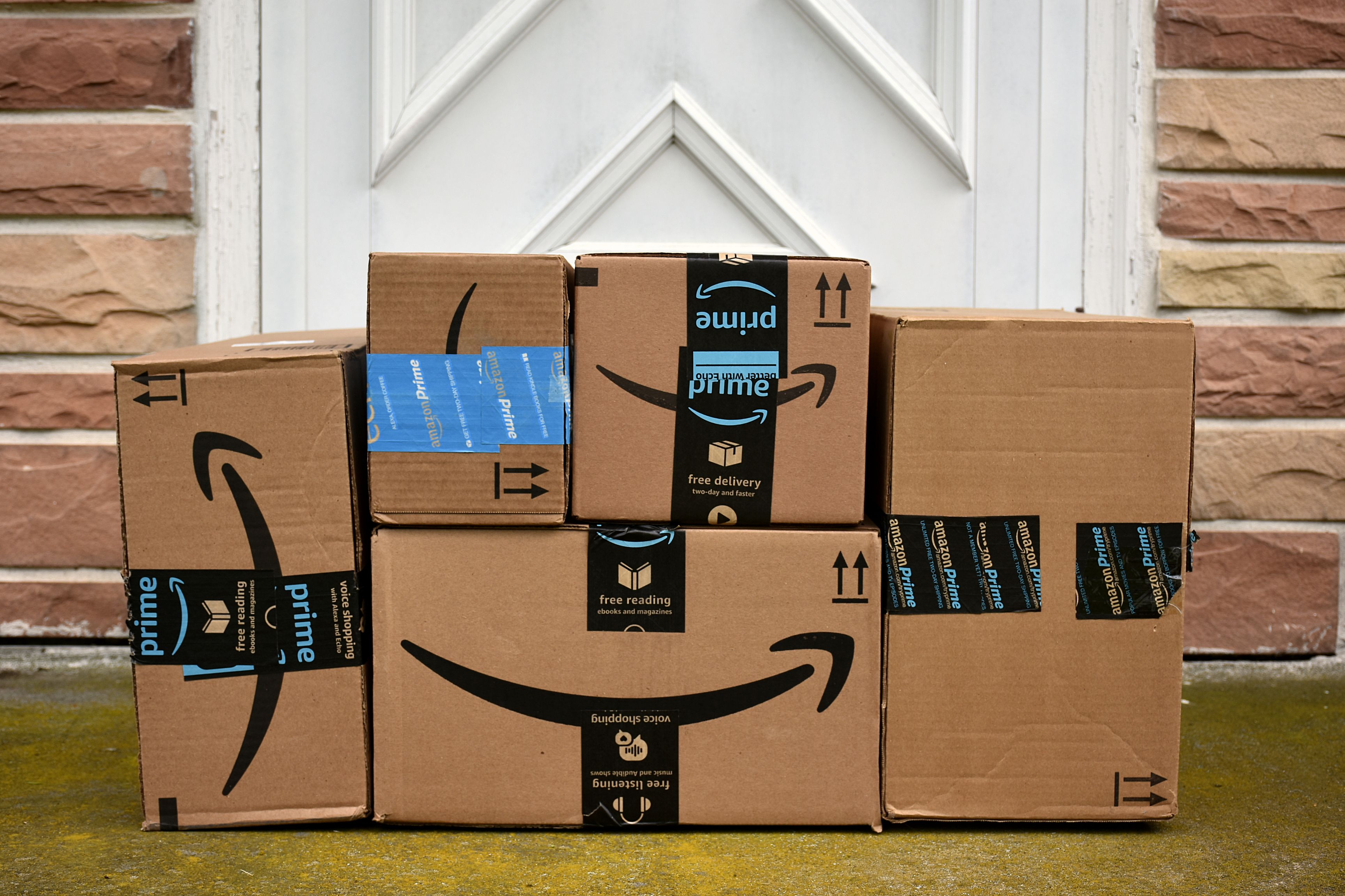 Zwei Tage lang lockt Amazon mit Deals für Prime-Mitglieder. Auch Smartphones, Kopfhörer, Tastaturen und Fitnessgeräte sind reduziert.