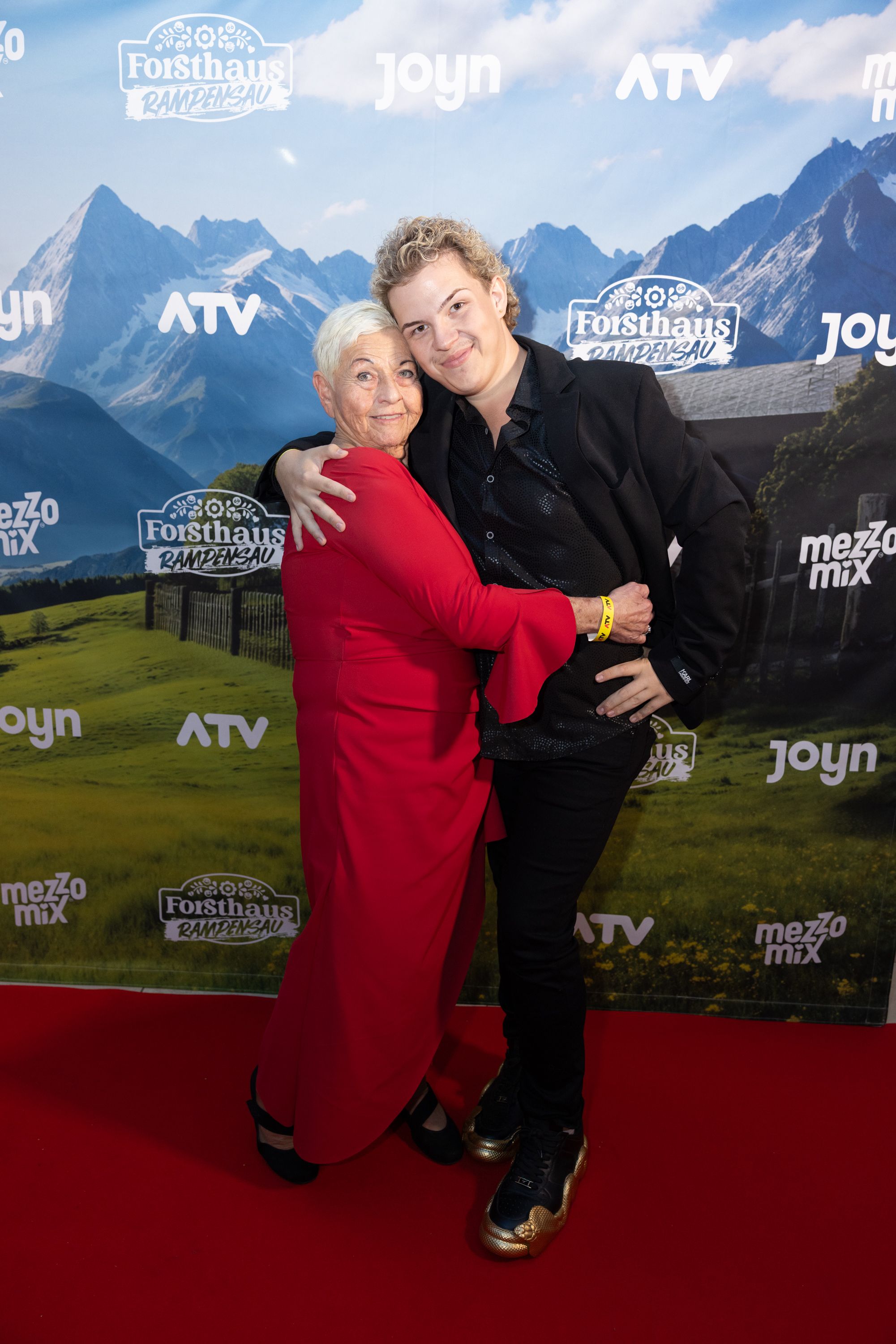 Jazz Gitti mit Comedy-Creator und Influencer 