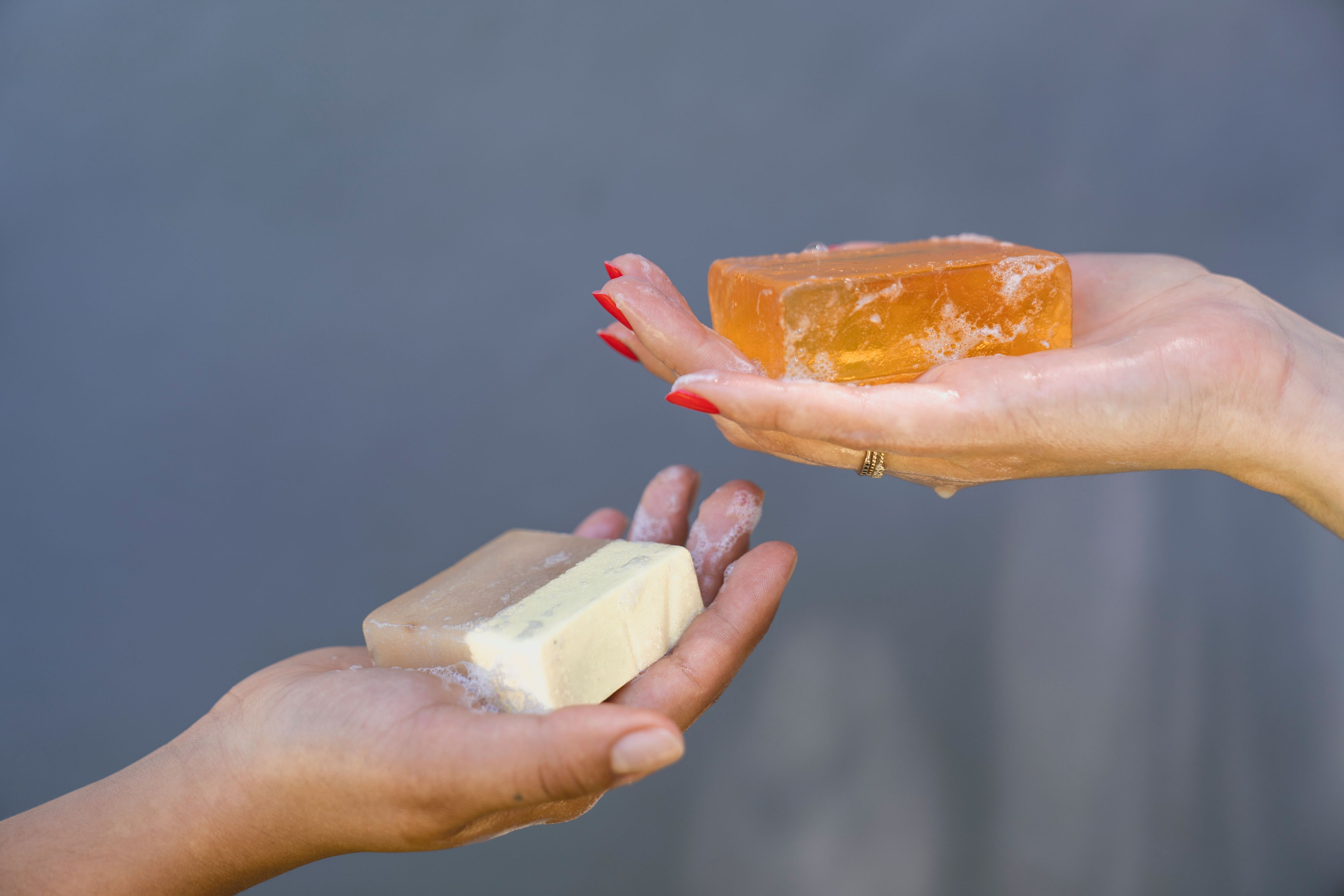 Mama, Papa, Kinder, Gäste – alle greifen zum selben Seifenstück.