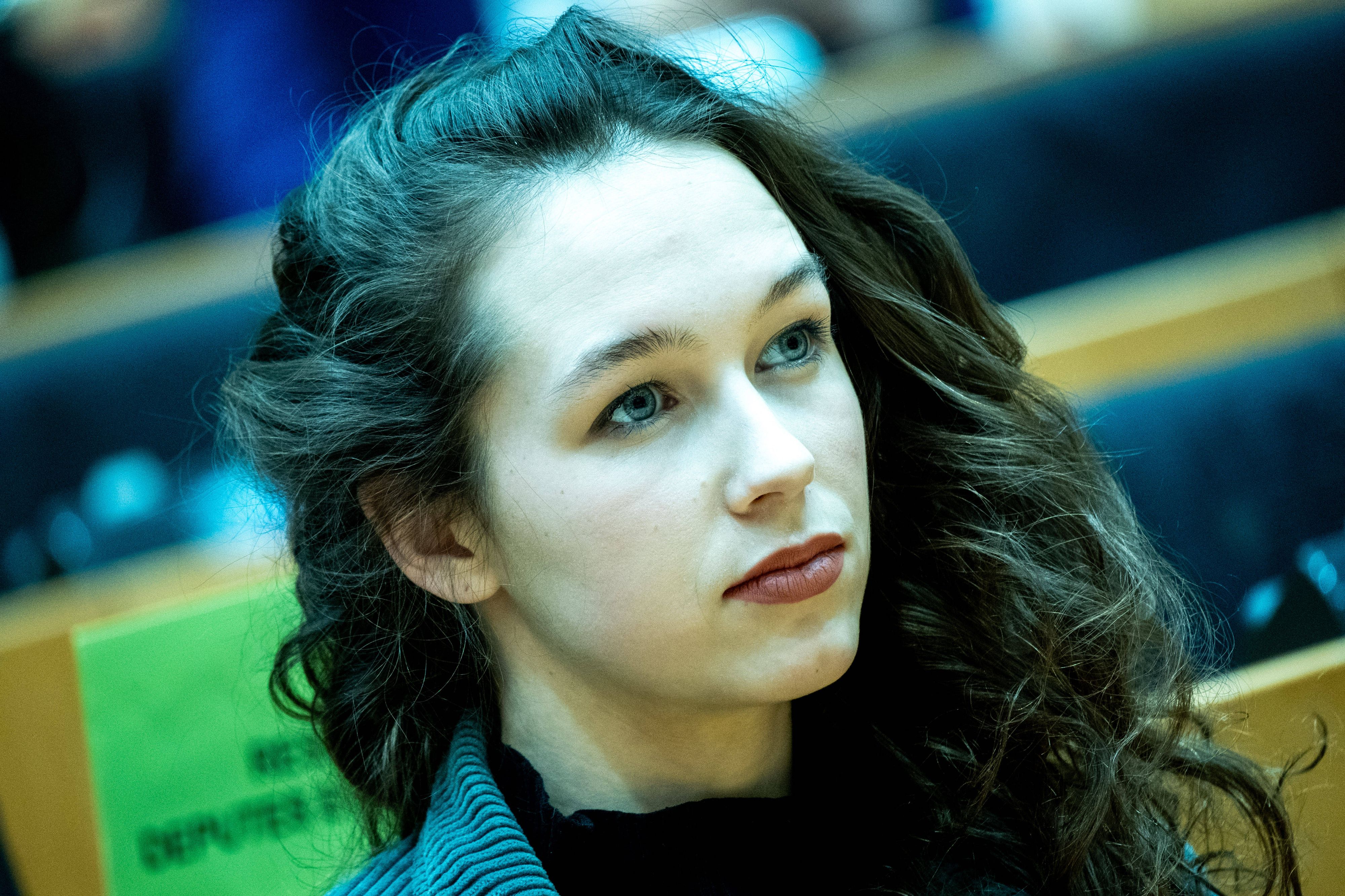 Lena Schilling im Europäischen Parlament. Archivbild 2025