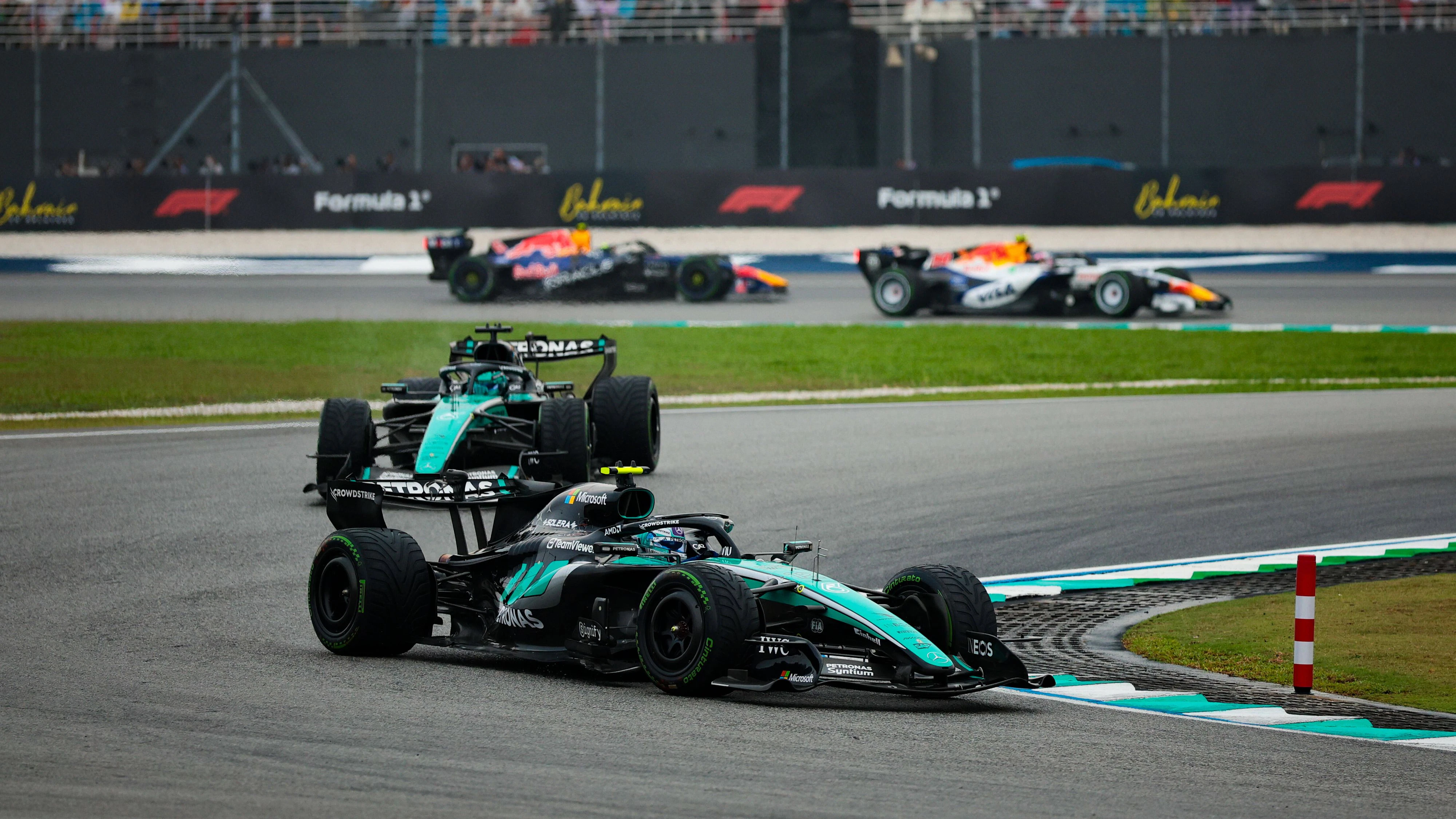 Formel-1Star George Russell bekommt wohl eine Gridstrafe aufgebrummt. 