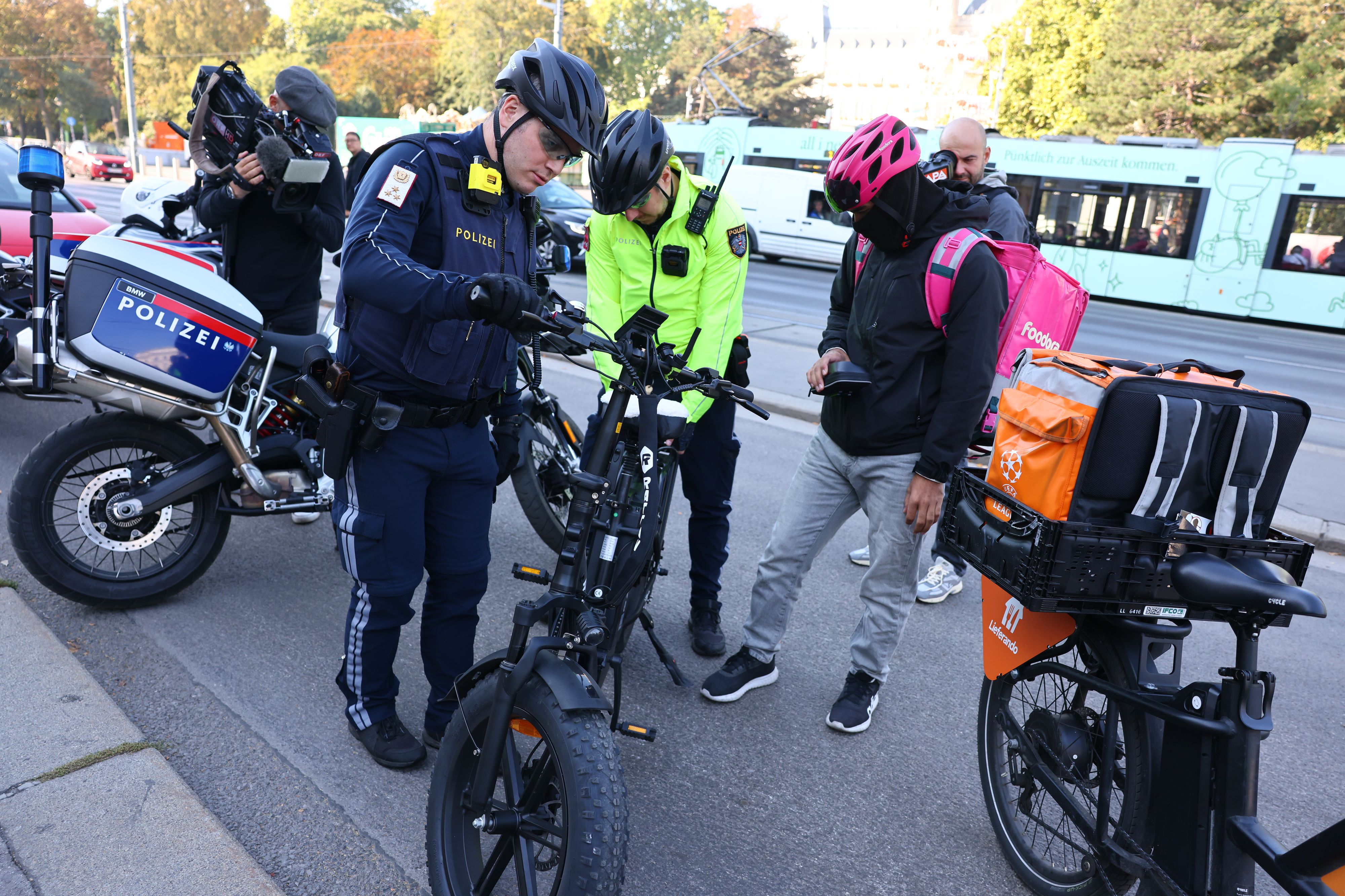 Am Dienstag fand die zweite Schwerpunkt-Kontrolle statt – auch ein Lieferando- und ein Foodora-Fahrer wurden überprüft.