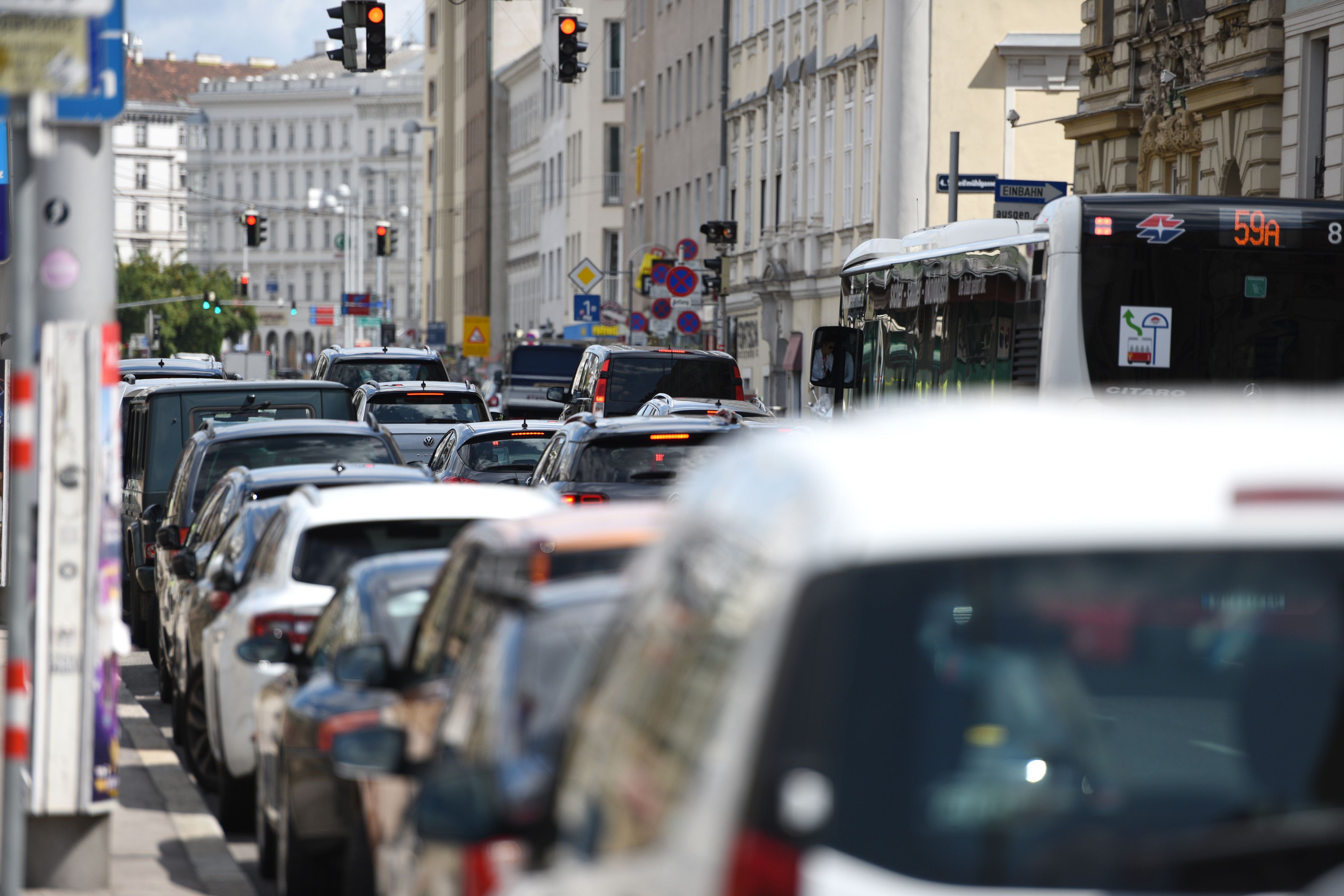 Autofahrer müssen sich am Donnerstag in Wien auf Verkehrsverzögerungen einstellen.