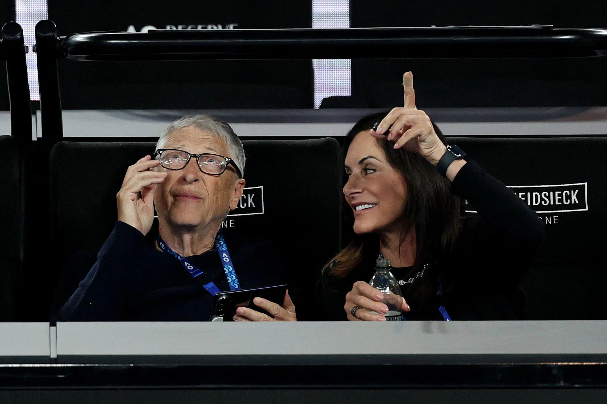 Einer der explizitesten und engagiertesten Warner vor den Gefahren von KI: Microsoft-Gründer Bill Gates, hier mit seiner Lebensgefährtin Paula Hurd bei einem Tennismatch