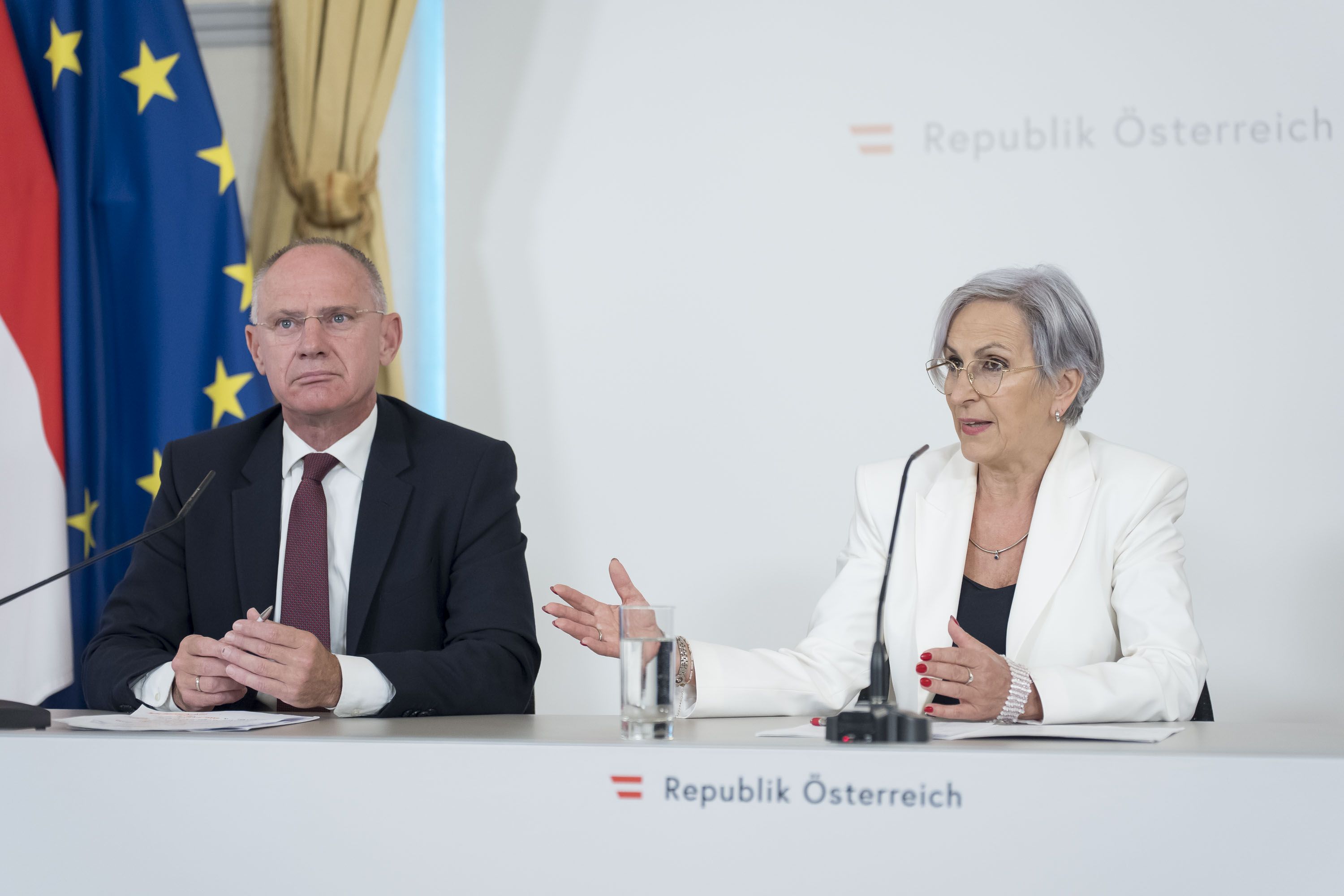 Innenminister Gerhard Karner (ÖVP) und Justizministerin Anna Sporrer (SPÖ).
