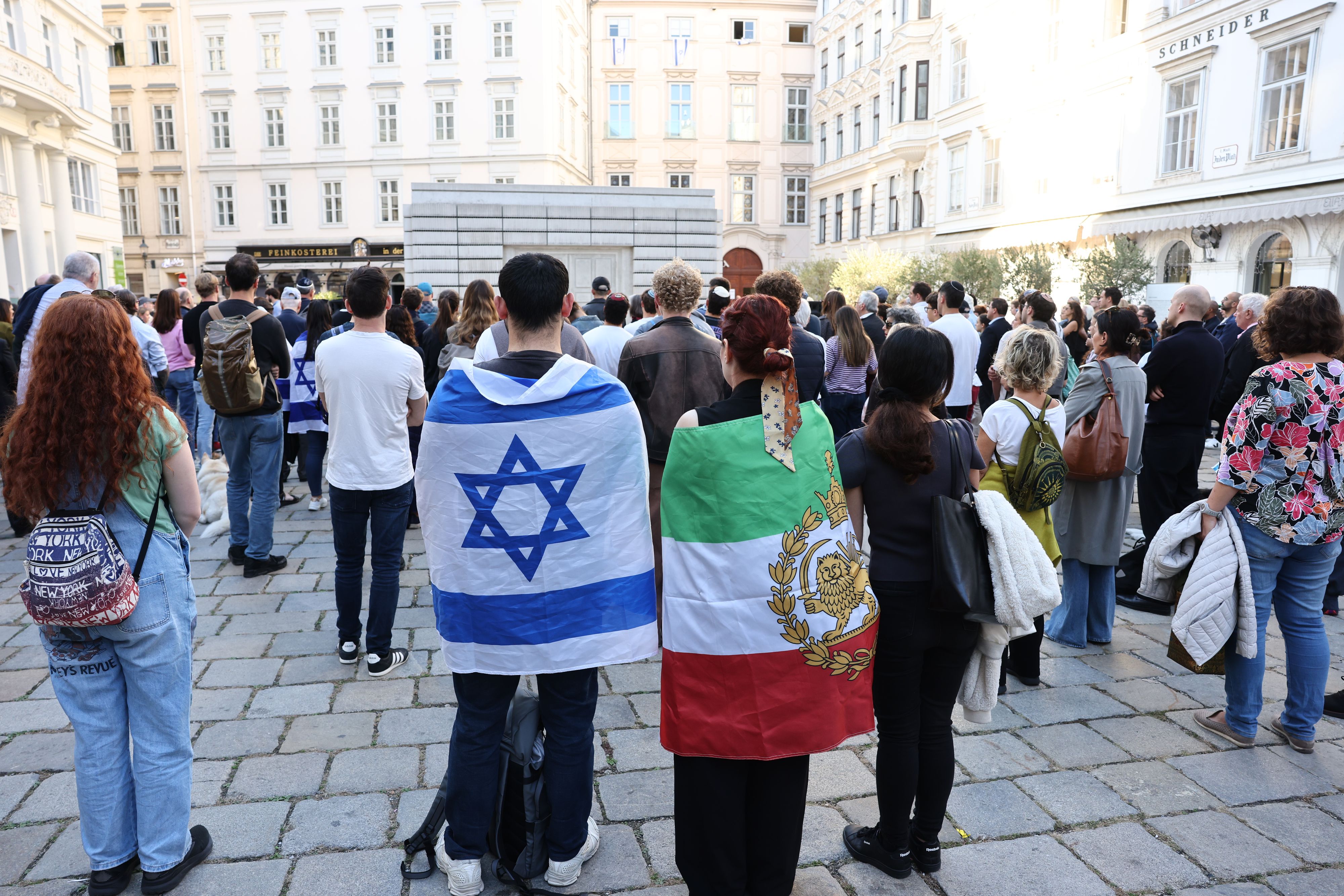 Die jüdische österreichische Hochschülerschaft lud zum Gedenken an die Hamas-Opfer.
