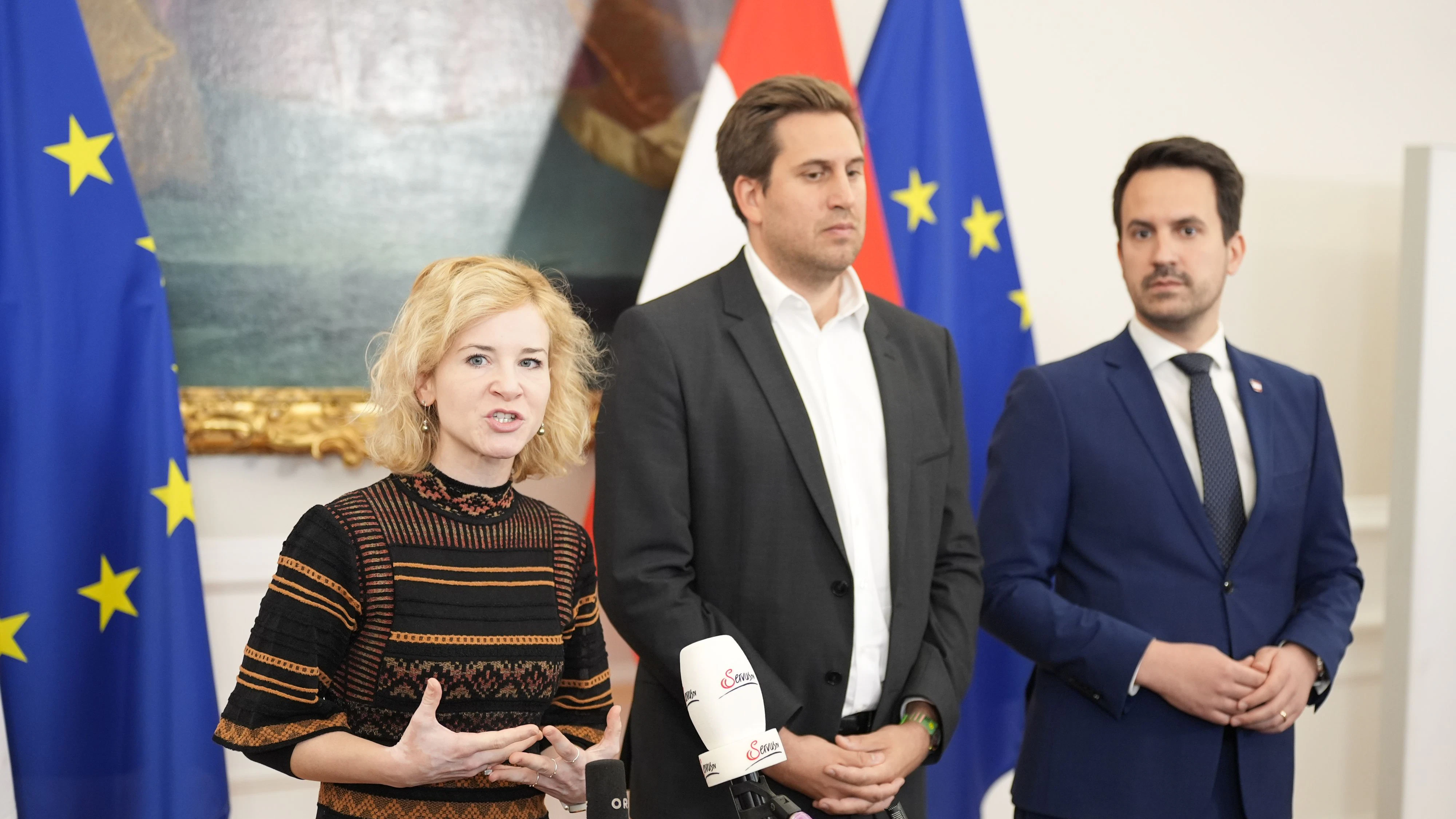 Wissenschaftsministerin Holzleitner, Digitalisierungs-Staatssekretär Pröll und Bildungsminister Wiederkehr bei den "Doorsteps" vor der Ministerrats-Sitzung am Mittwoch