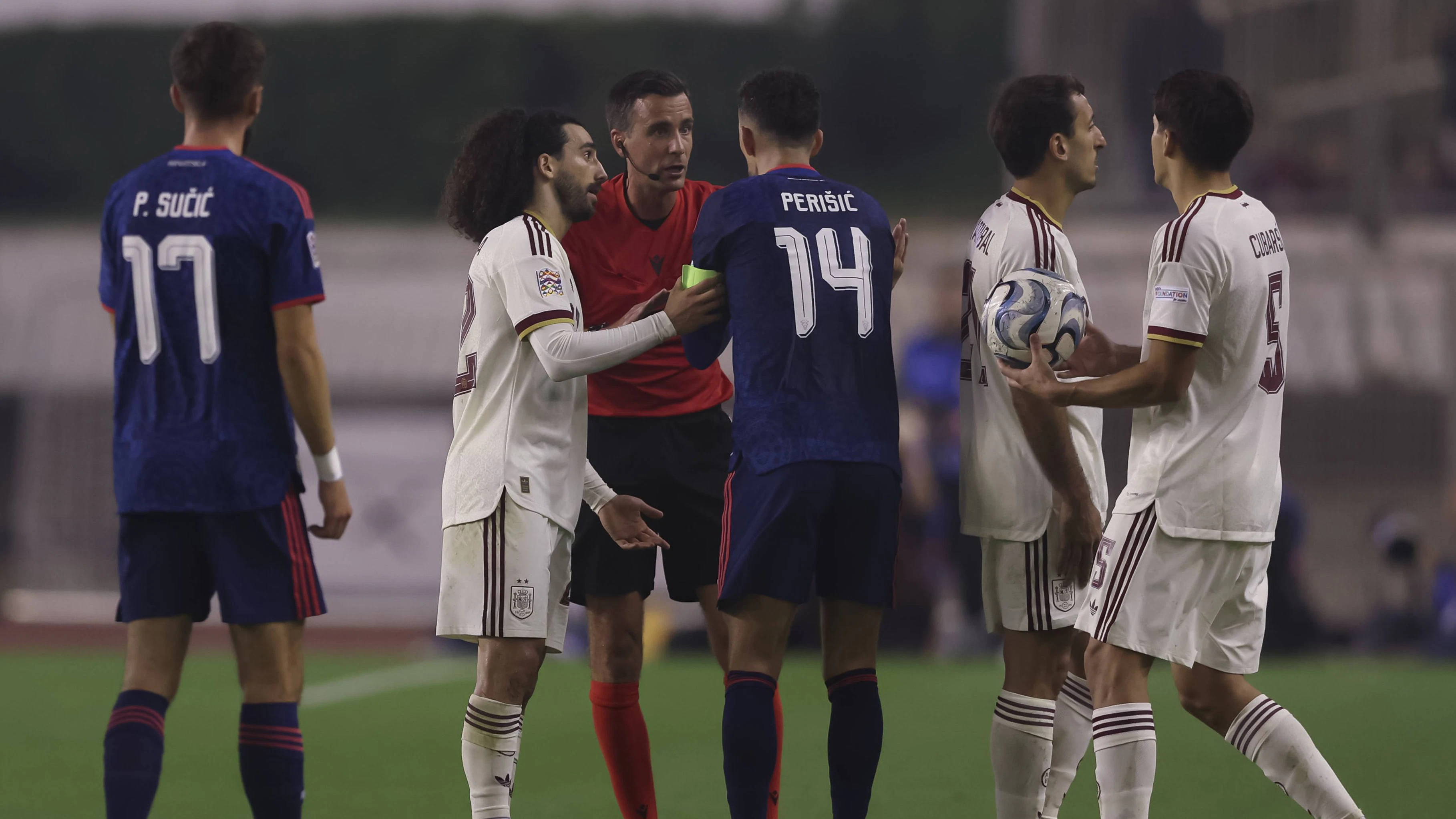 Marc Cucurella gegen Ivan Perisic. 