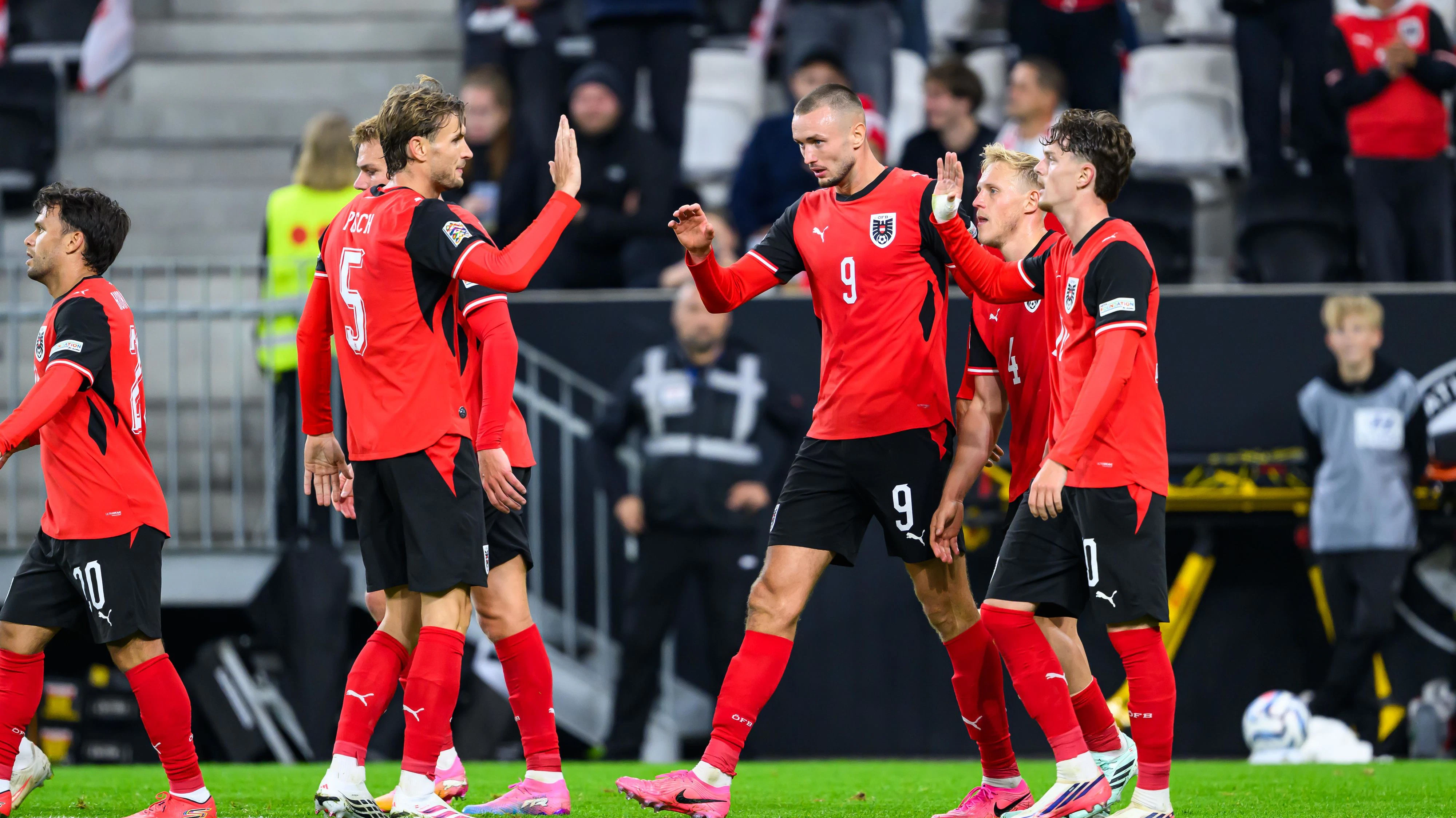 LINZ,AUSTRIA,24.SEP.26 - SOCCER - UEFA Nations League, group stage, OEFB international match, Austria vs Israel. Image shows the rejoicing of AUT with Sasa Kalajdzic (AUT). Photo: GEPA pictures/ Christian Moser