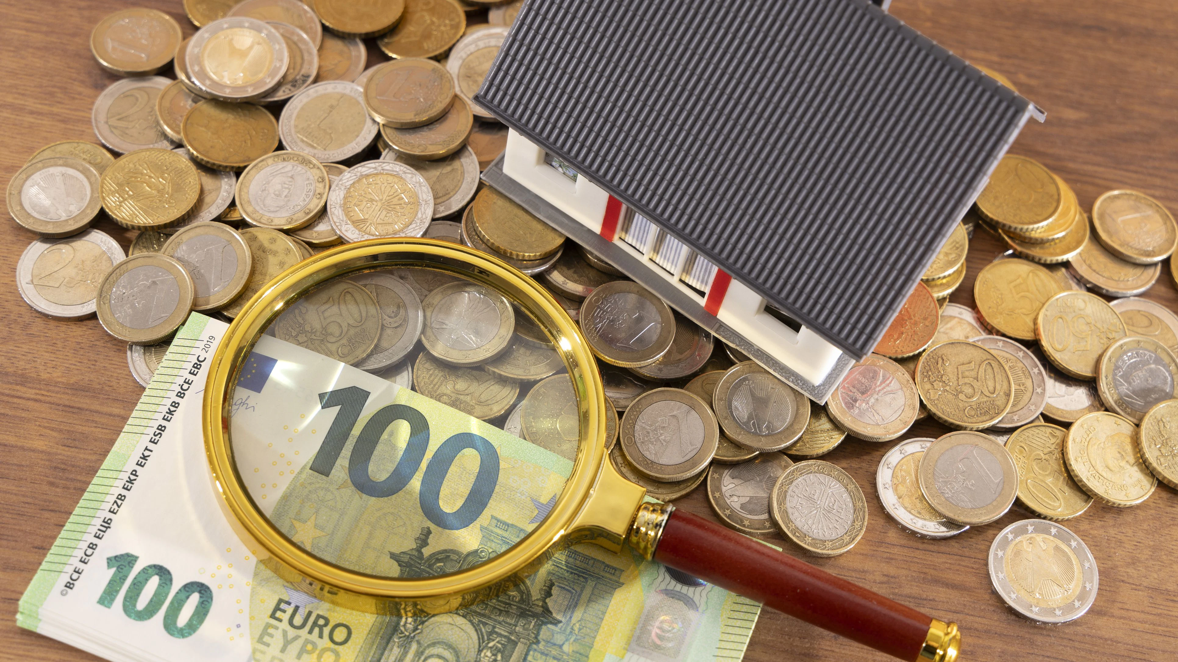 Abhängig vom Bundesland zahlt man für eine typische Eigentumswohnung aktuell 