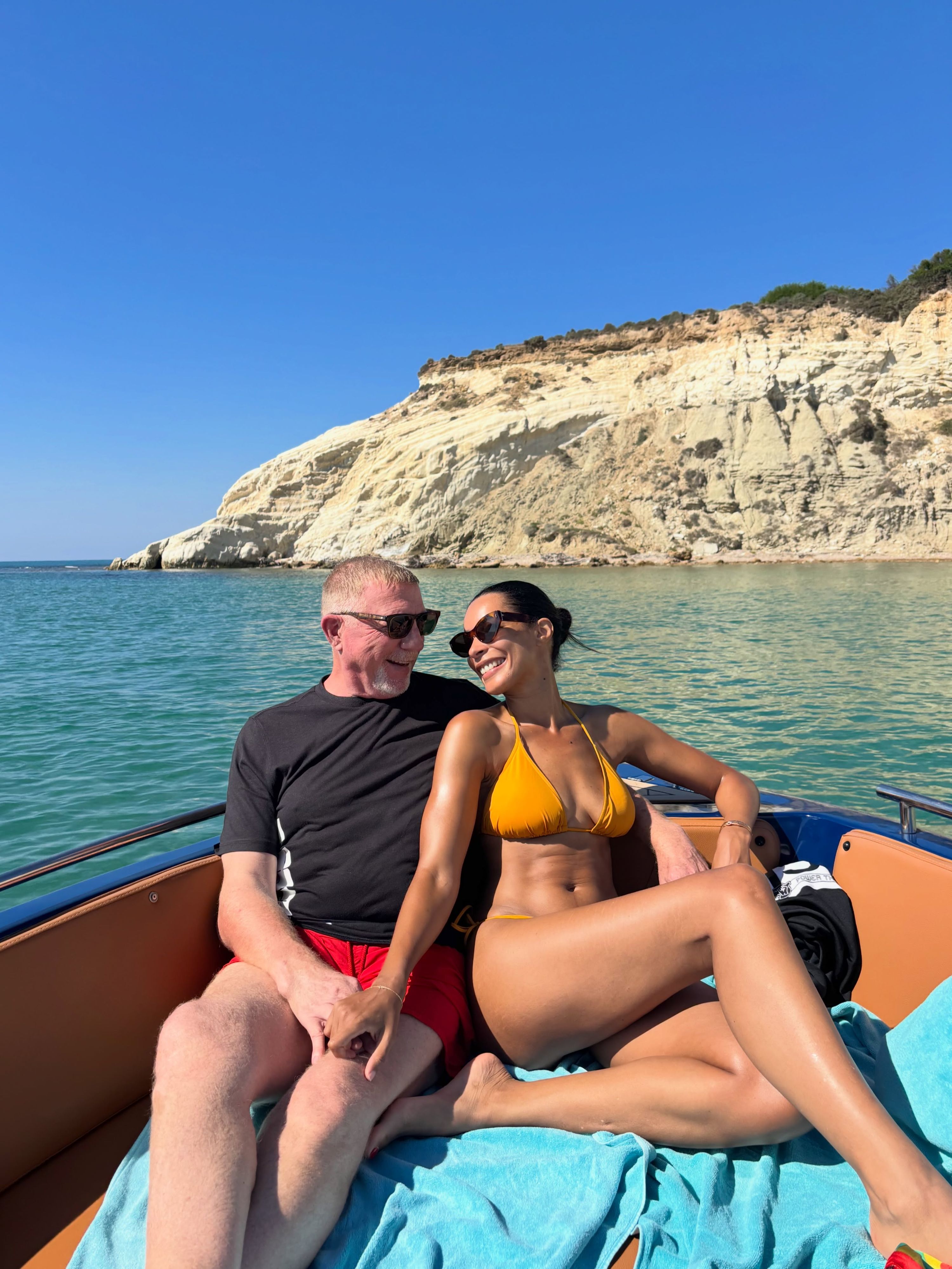 Boris Becker und Ehefrau Lilian genossen ihren Sizilien-Urlaub sichtlich.