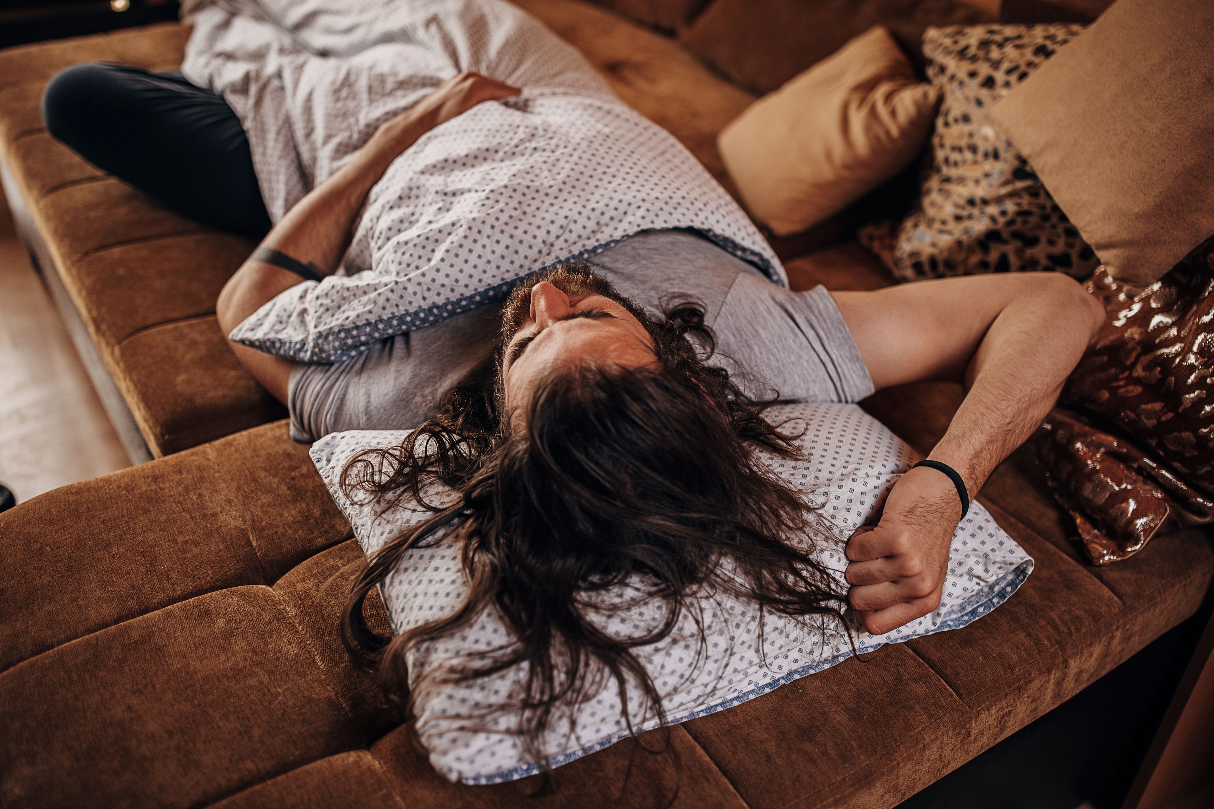 Wieder viel zu spät ins Bett gekommen? Macht nichts, am Wochenende wird ausgeschlafen!