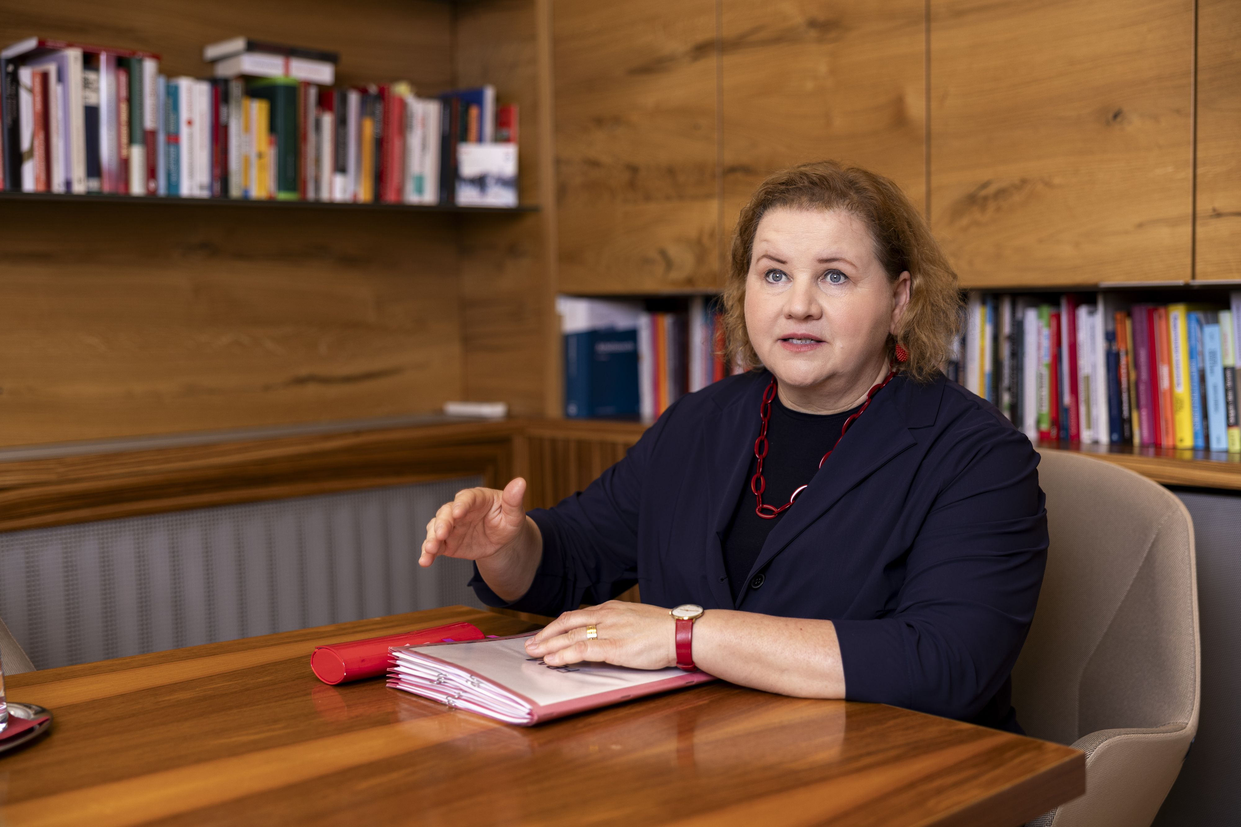 Heute.at - Ministerin stellt klar: Wer arbeitet, soll mehr haben