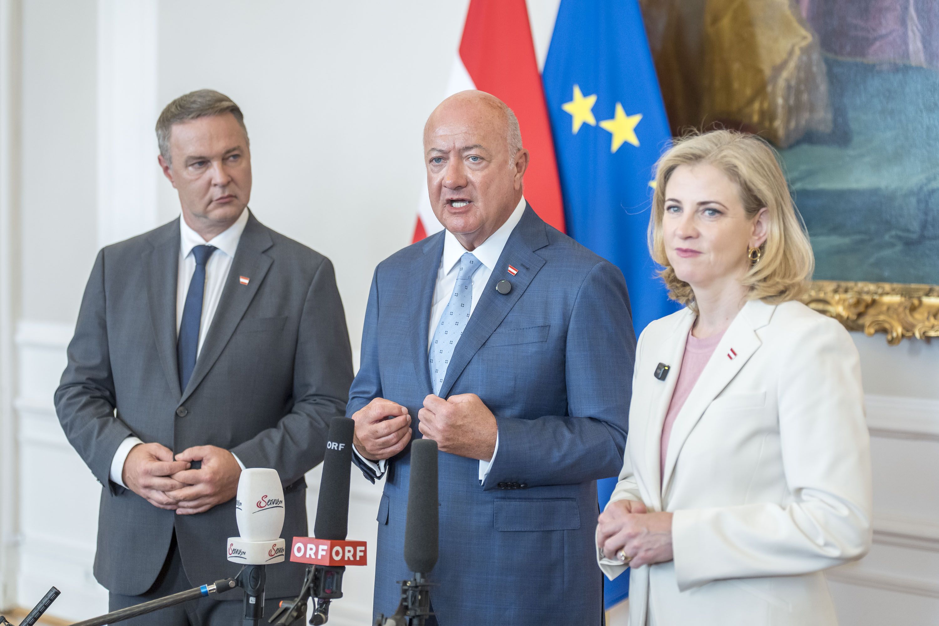 Vizekanzler Andreas Babler, Bundeskanzler Christian Stocker und Außenministerin Beate Meinl-Reisinger.