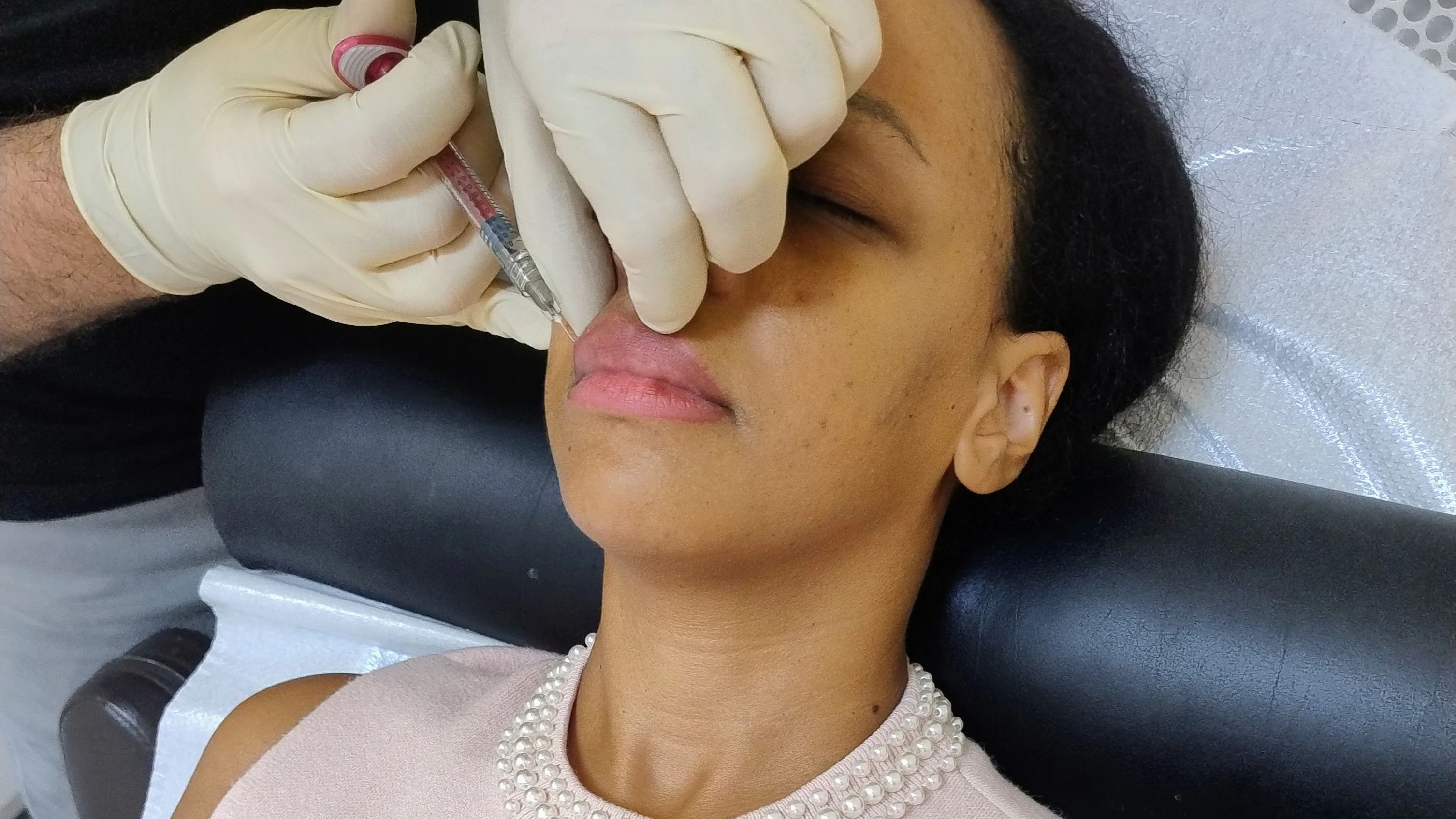 Bahati Venus ließ sich vom Beauty-Doc "verschönern"