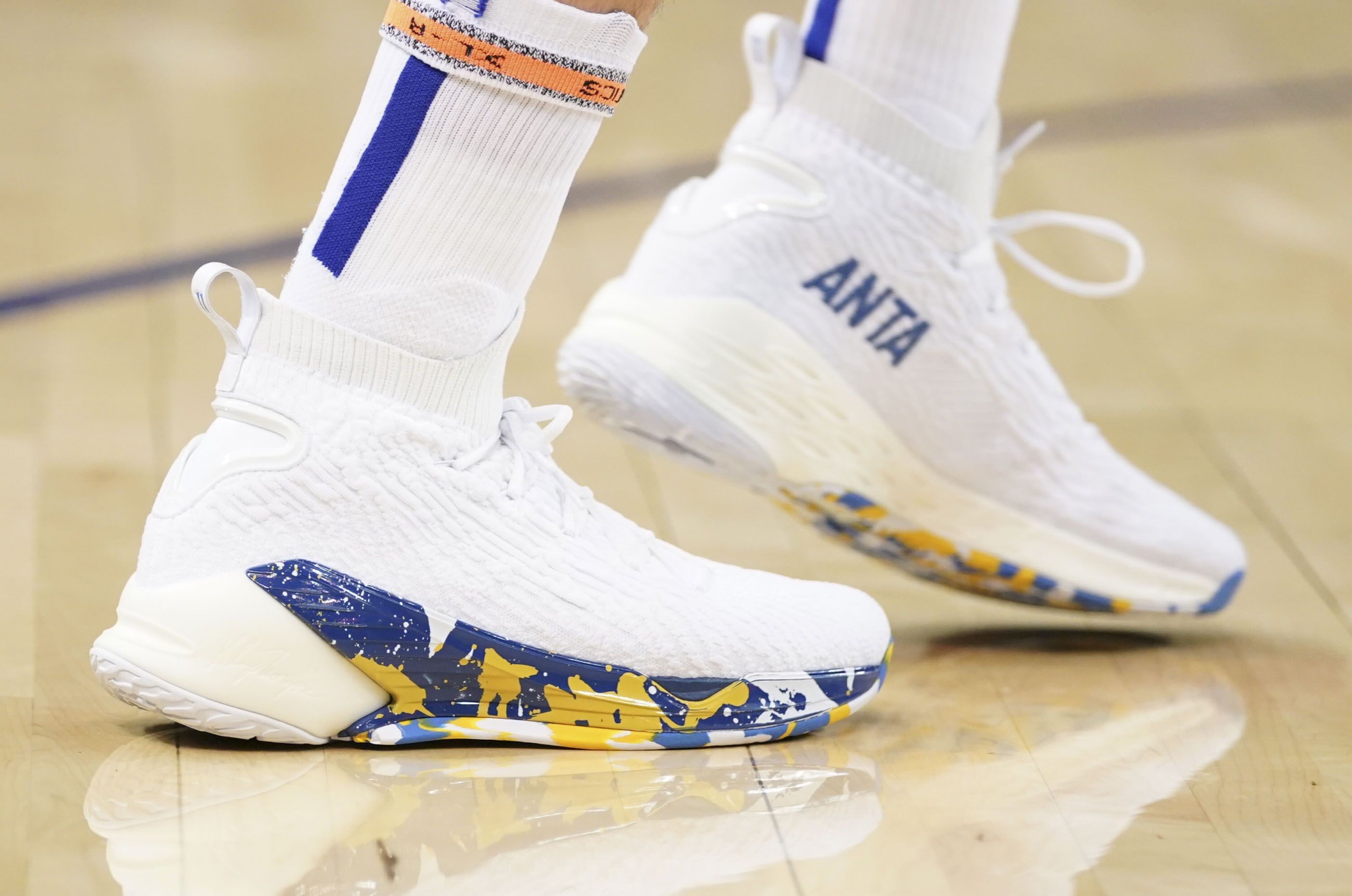 Auch Golden State Warriors-Basketballer (NBA) <strong>Klay Thompson</strong> trägt Anta Sportschuhe.