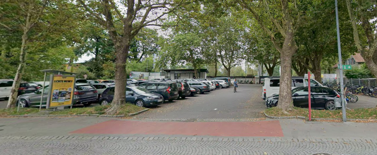 Die Schüler wollen wieder gratis parken dürfen.