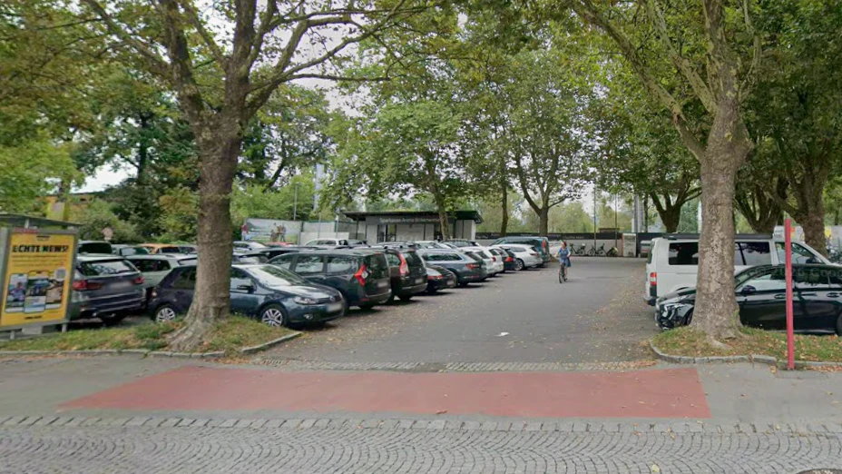 Die Schüler wollen wieder gratis parken dürfen.