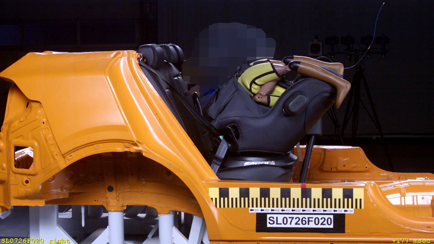 Im ÖAMTC-Crash-Test kam es beim Kindersitz 