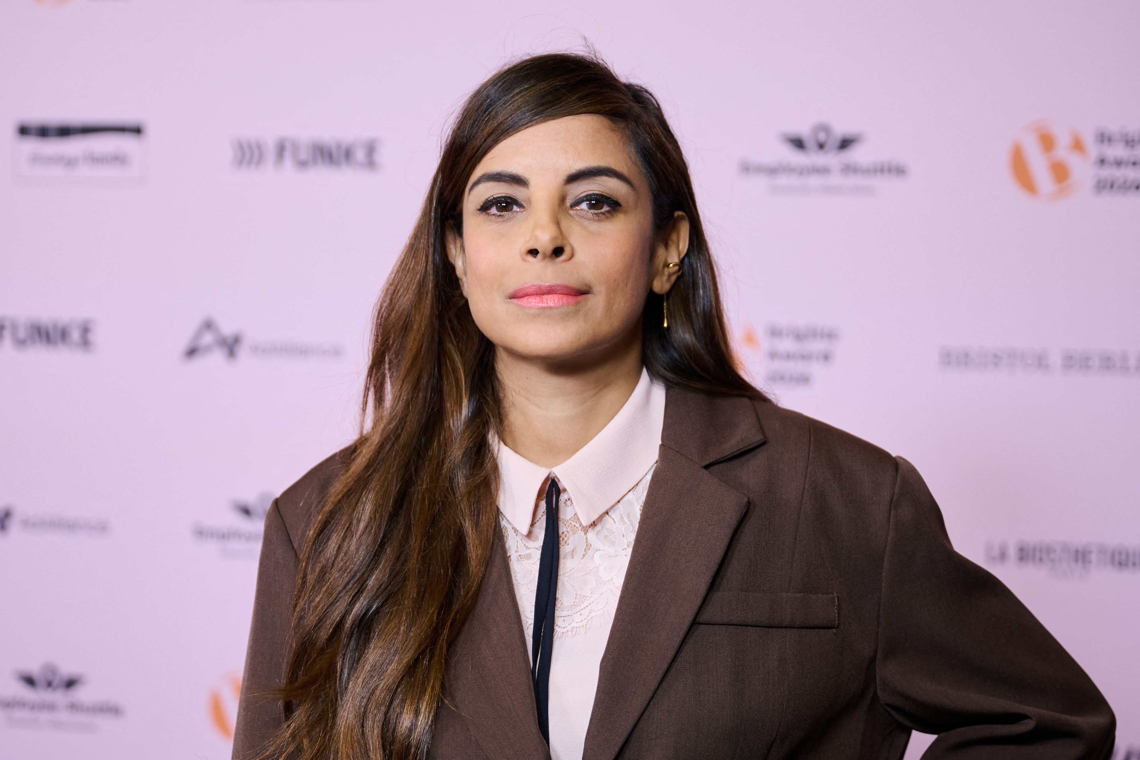 Collien Fernandes bekam bei den Brigitte-Awards einen Sonderpreis für ihren Einsatz gegen digitale Gewalt überreicht. 