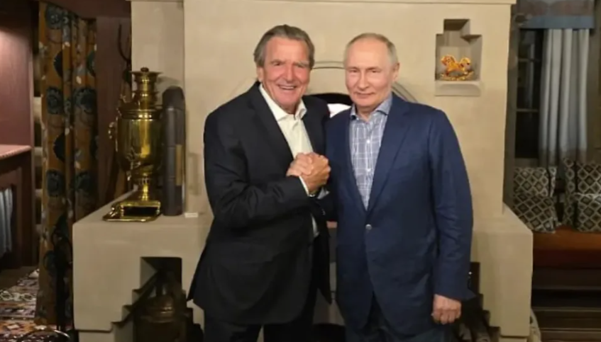 Gerhard Schröder besuchte seinen Kumpel Wladimir Putin an seinem Geburtstag.